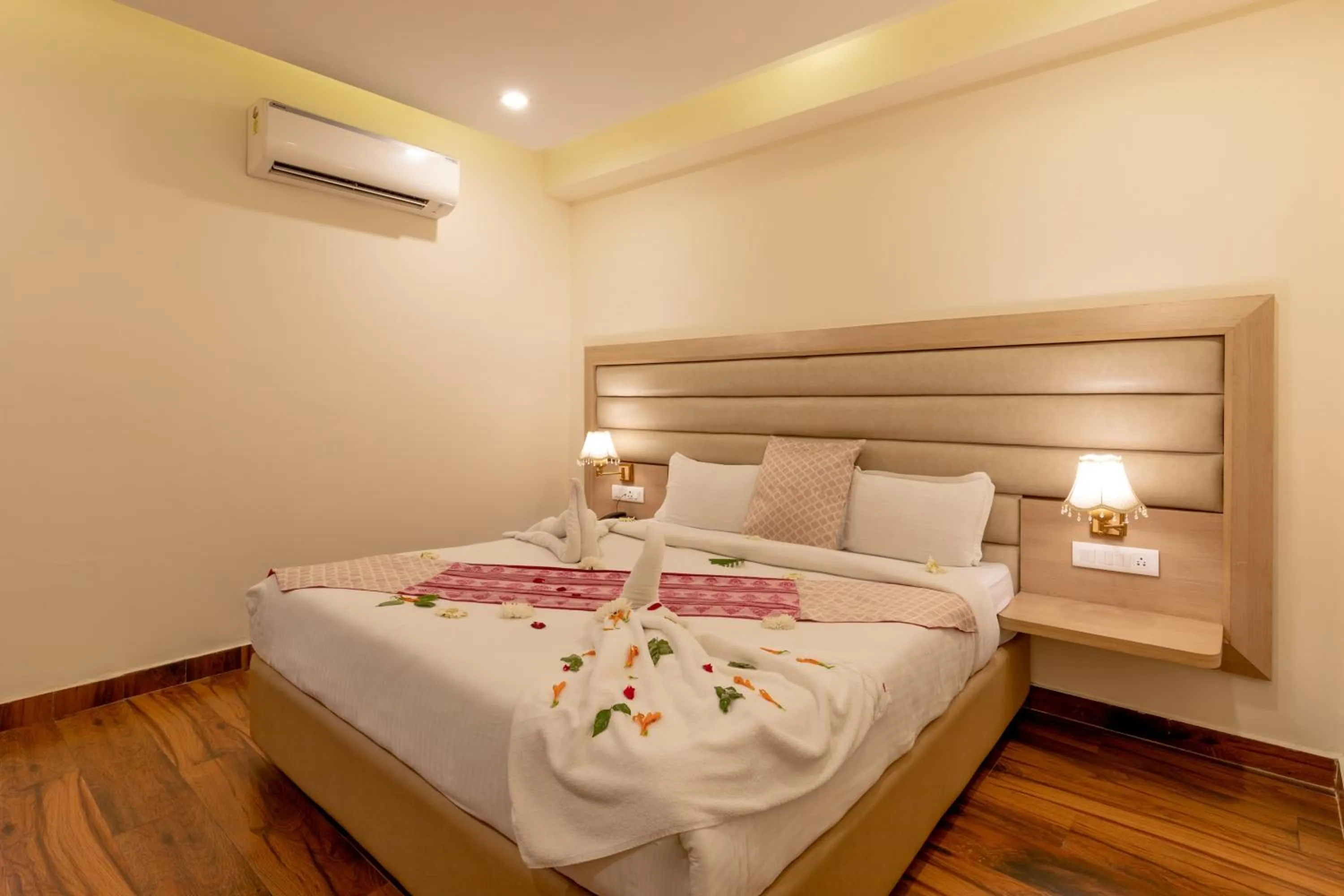 Bed in Hotel White Rock By The Solitaire Hospitality