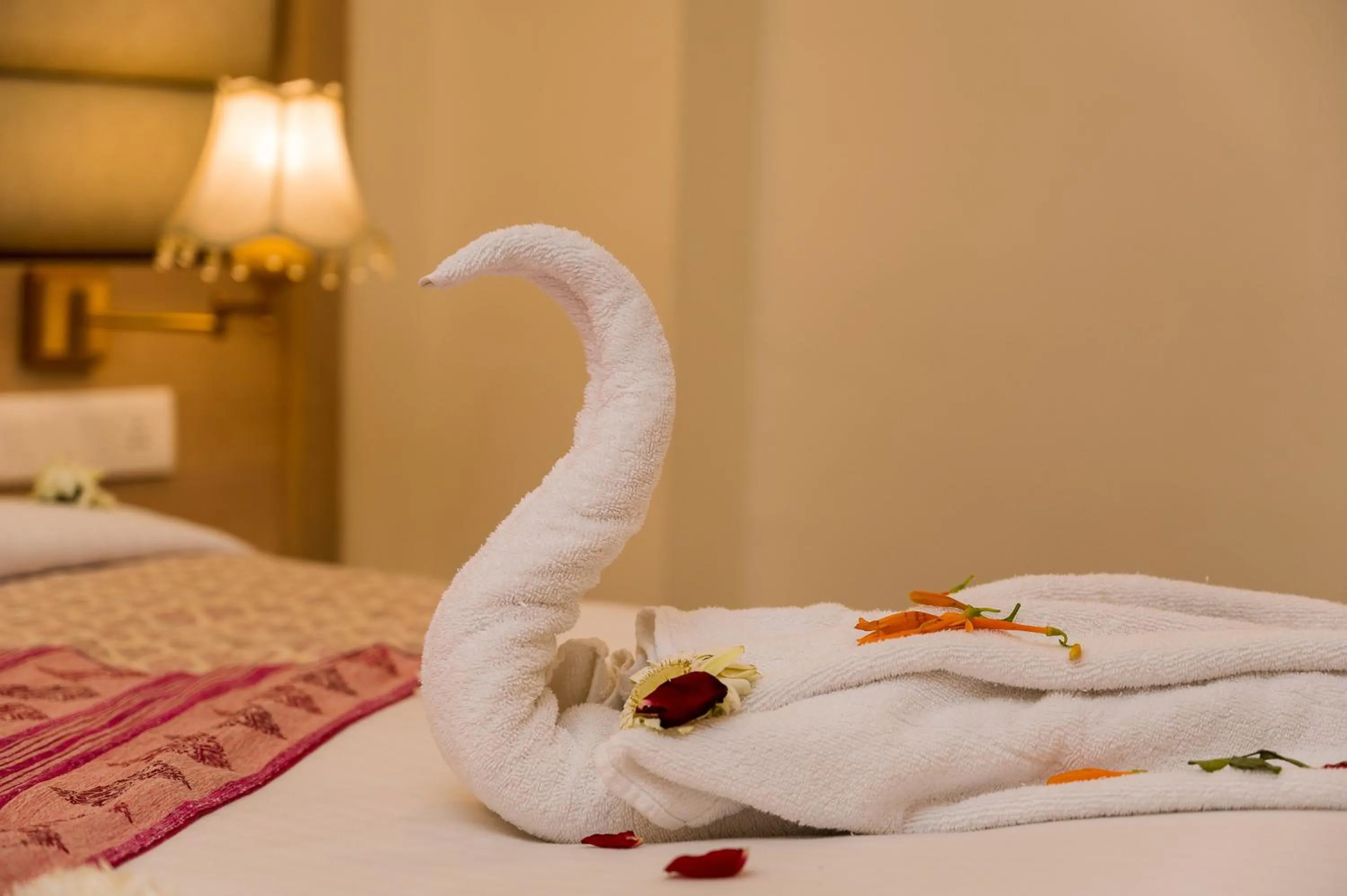 Bed in Hotel White Rock By The Solitaire Hospitality