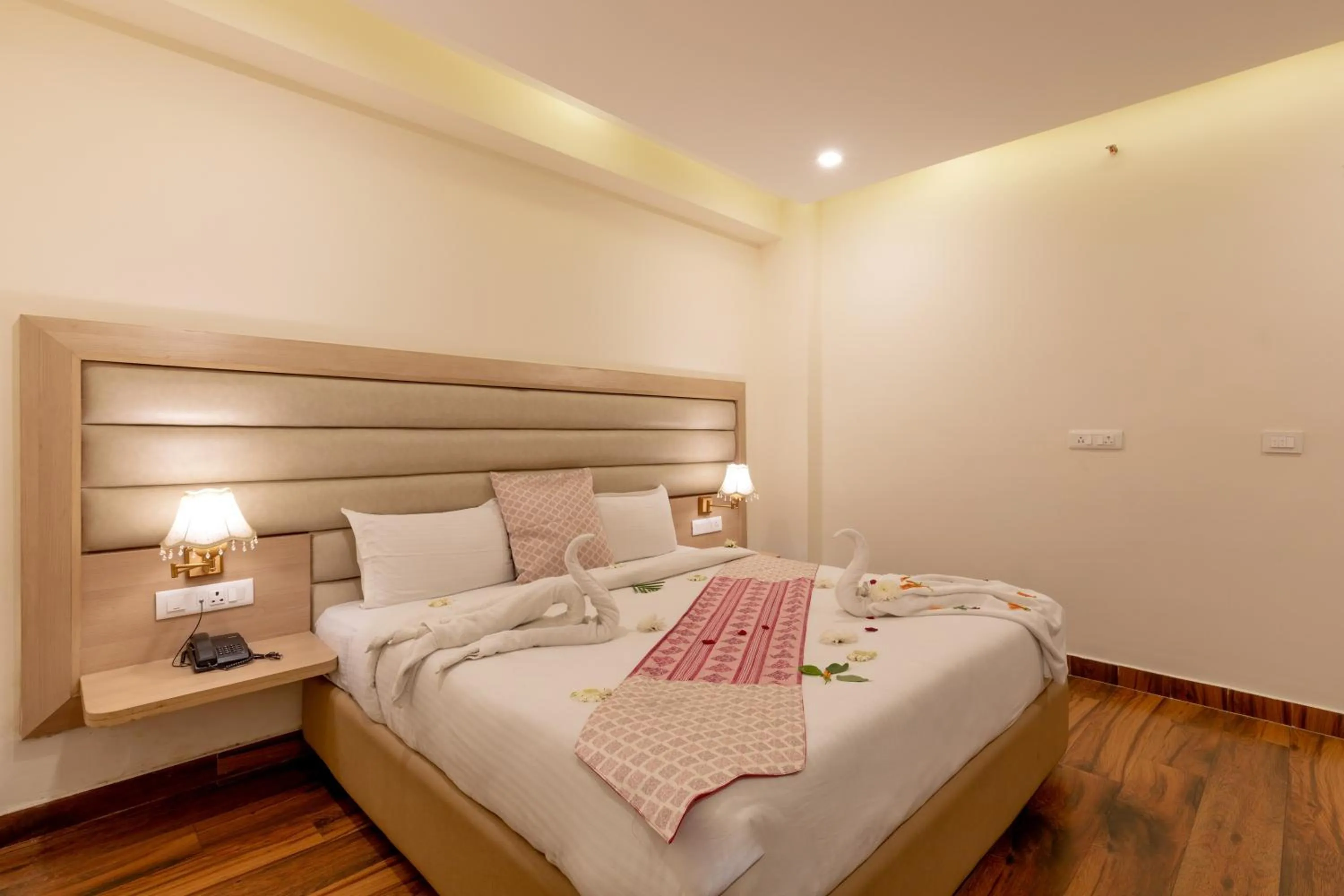 Bed in Hotel White Rock By The Solitaire Hospitality