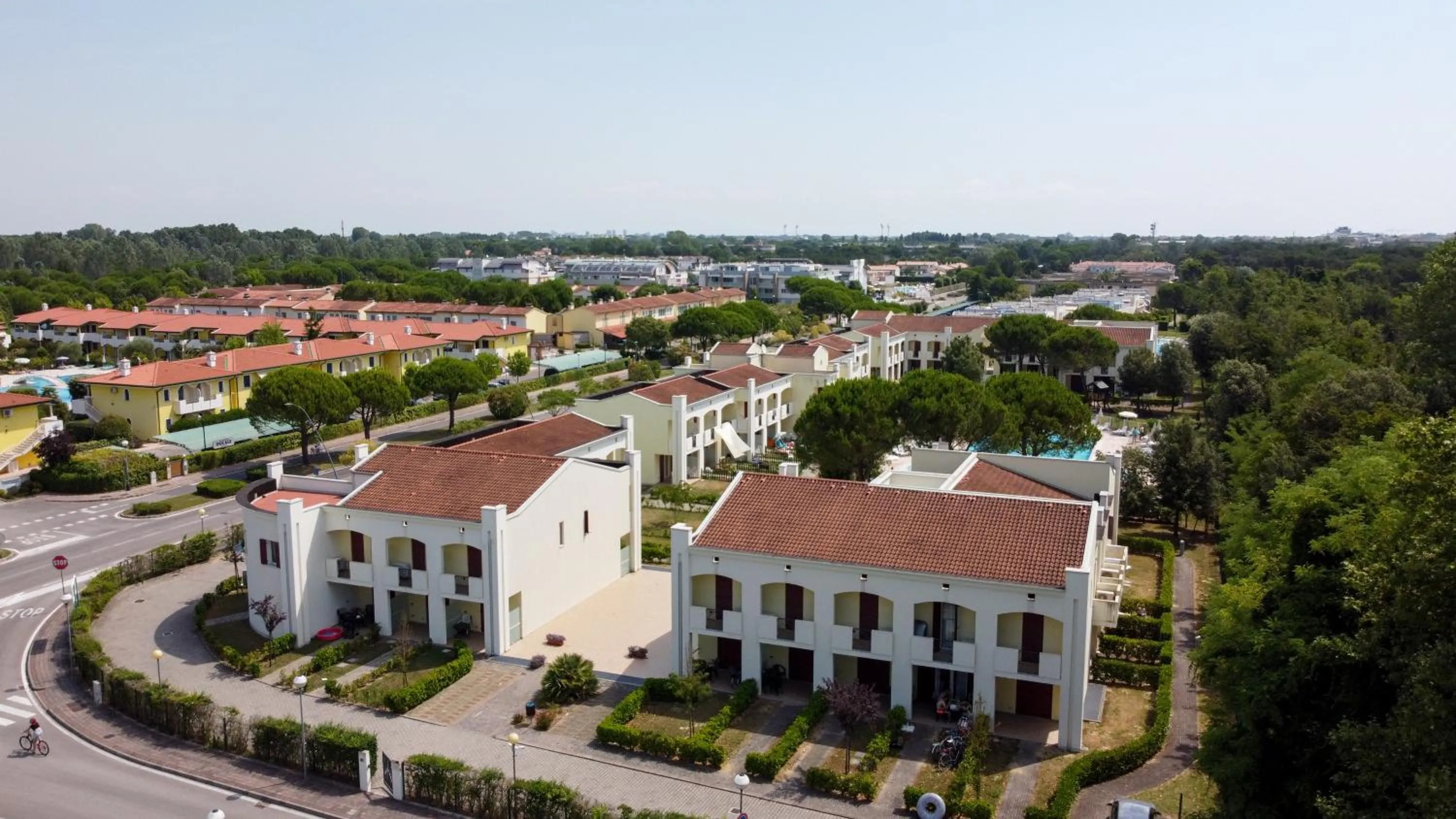 Property building in Villaggio Calycanthus