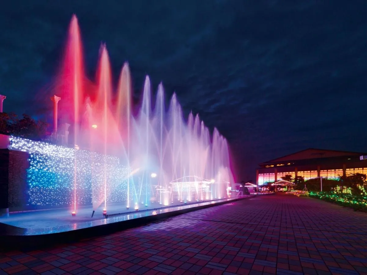 Evening entertainment in Ryugujo Spa Hotel Mikazuki Ryugutei