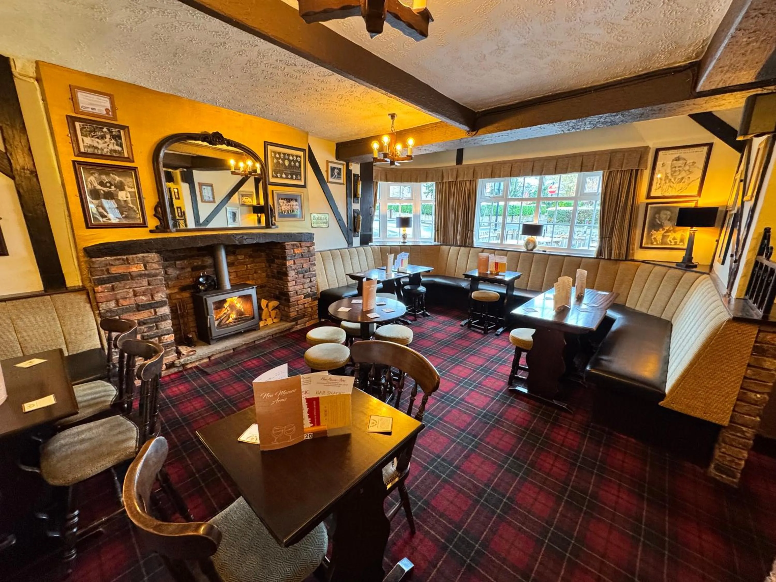 Lounge or bar in New Masons Arms