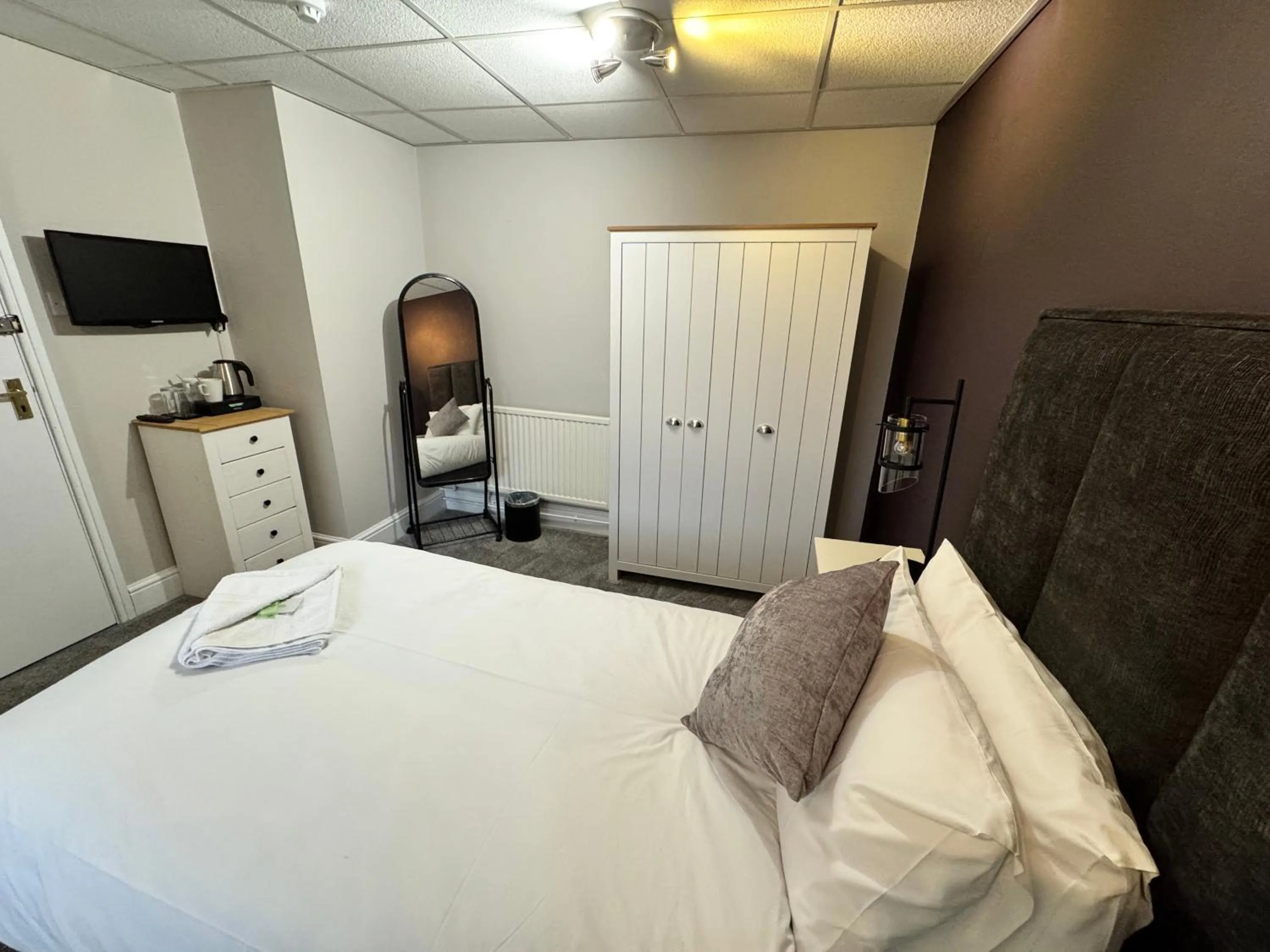 Bed in New Masons Arms