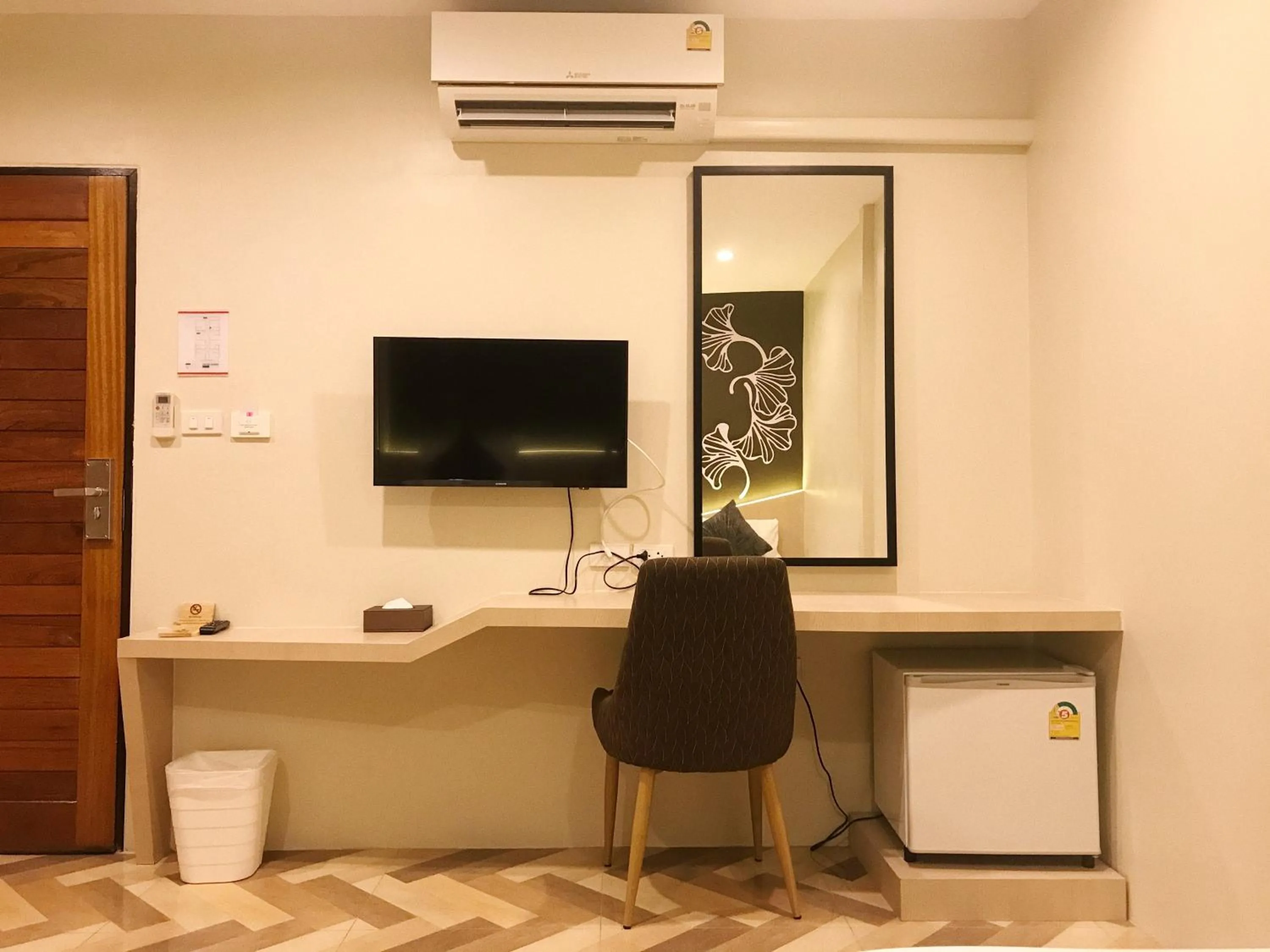 TV and multimedia in SJ Miracle Hotel