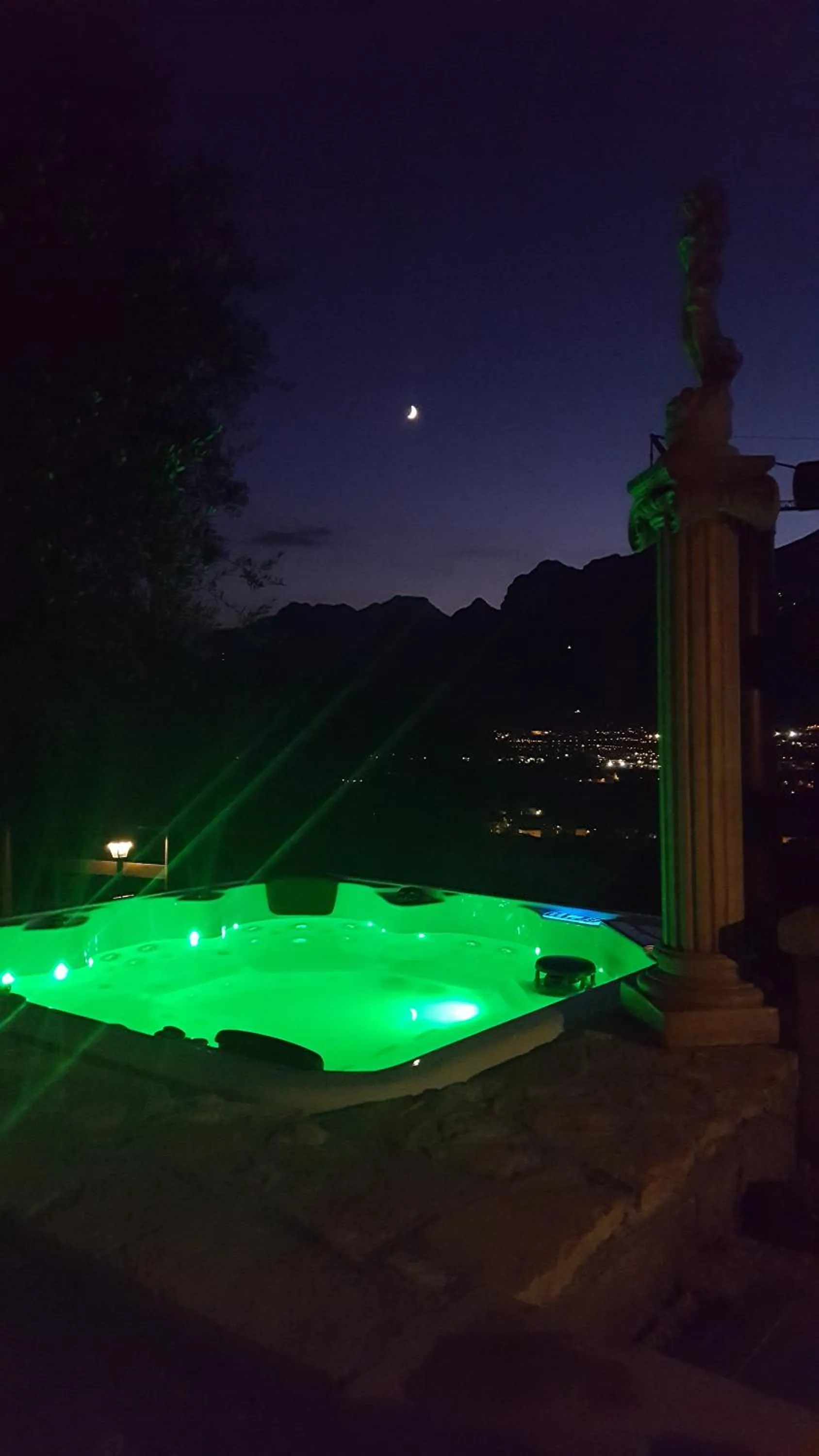 Hot Tub in La Villa