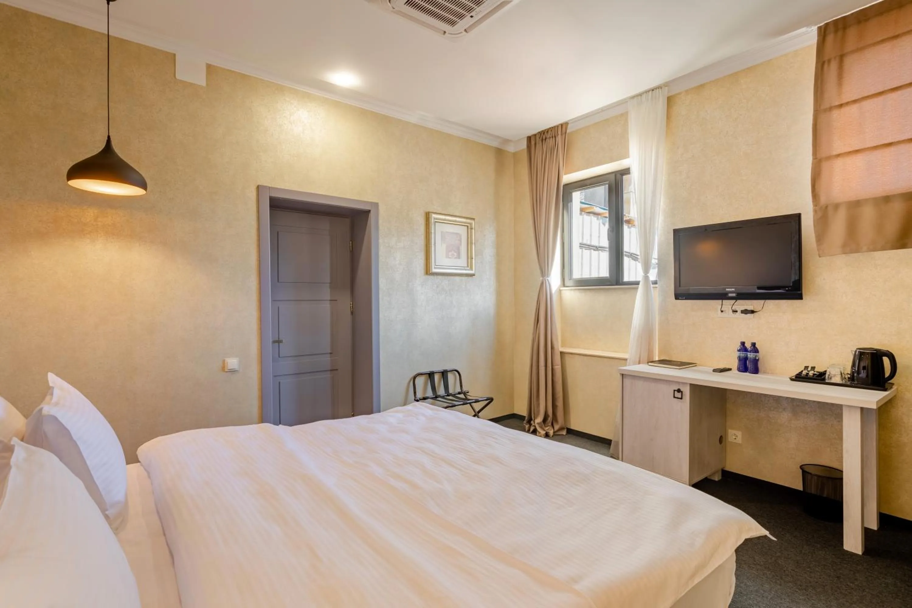 Bed in Hotel Day Inn