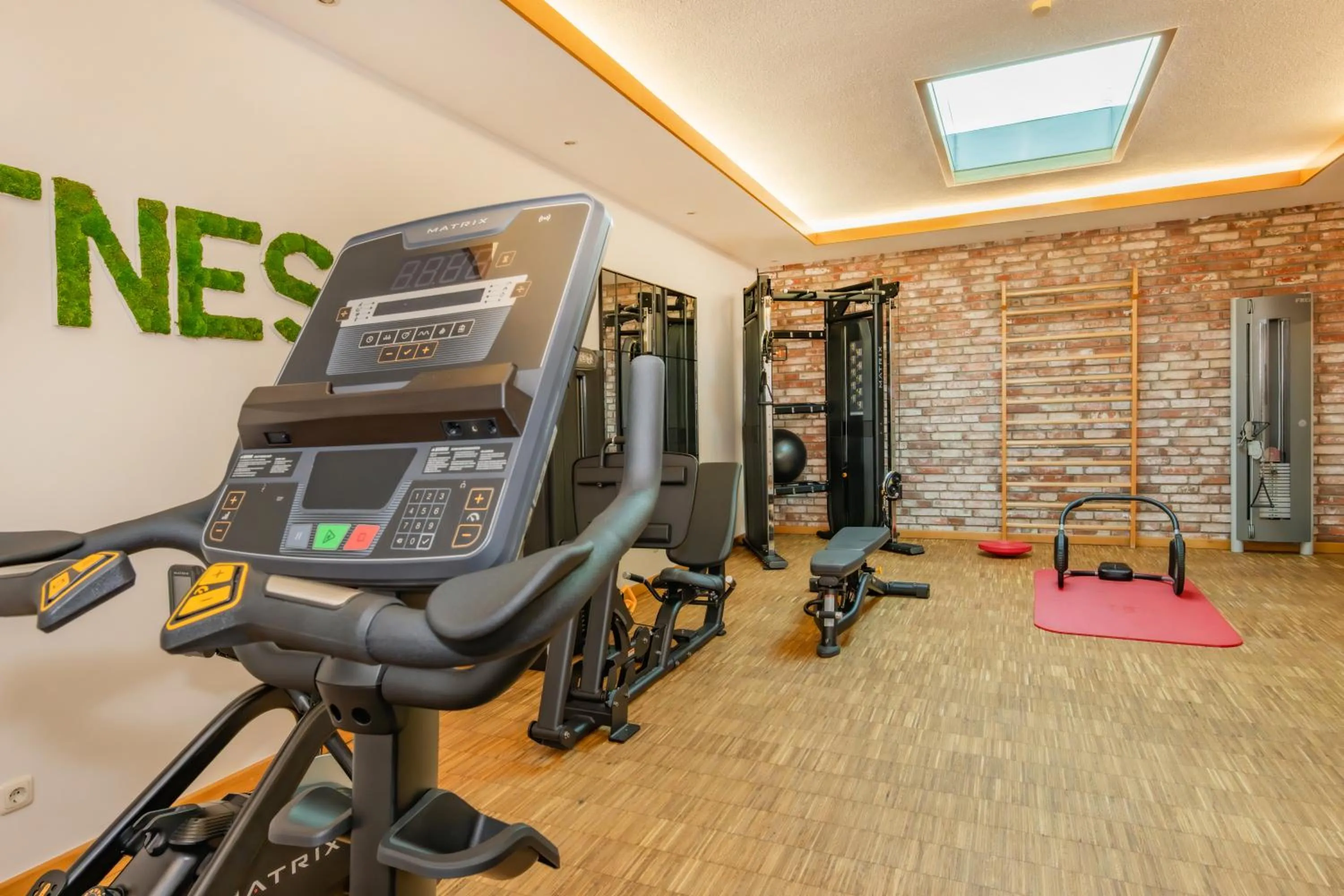 Fitness centre/facilities in Strandhotel Heringsdorf mit Soleaußenpool 30 Grad