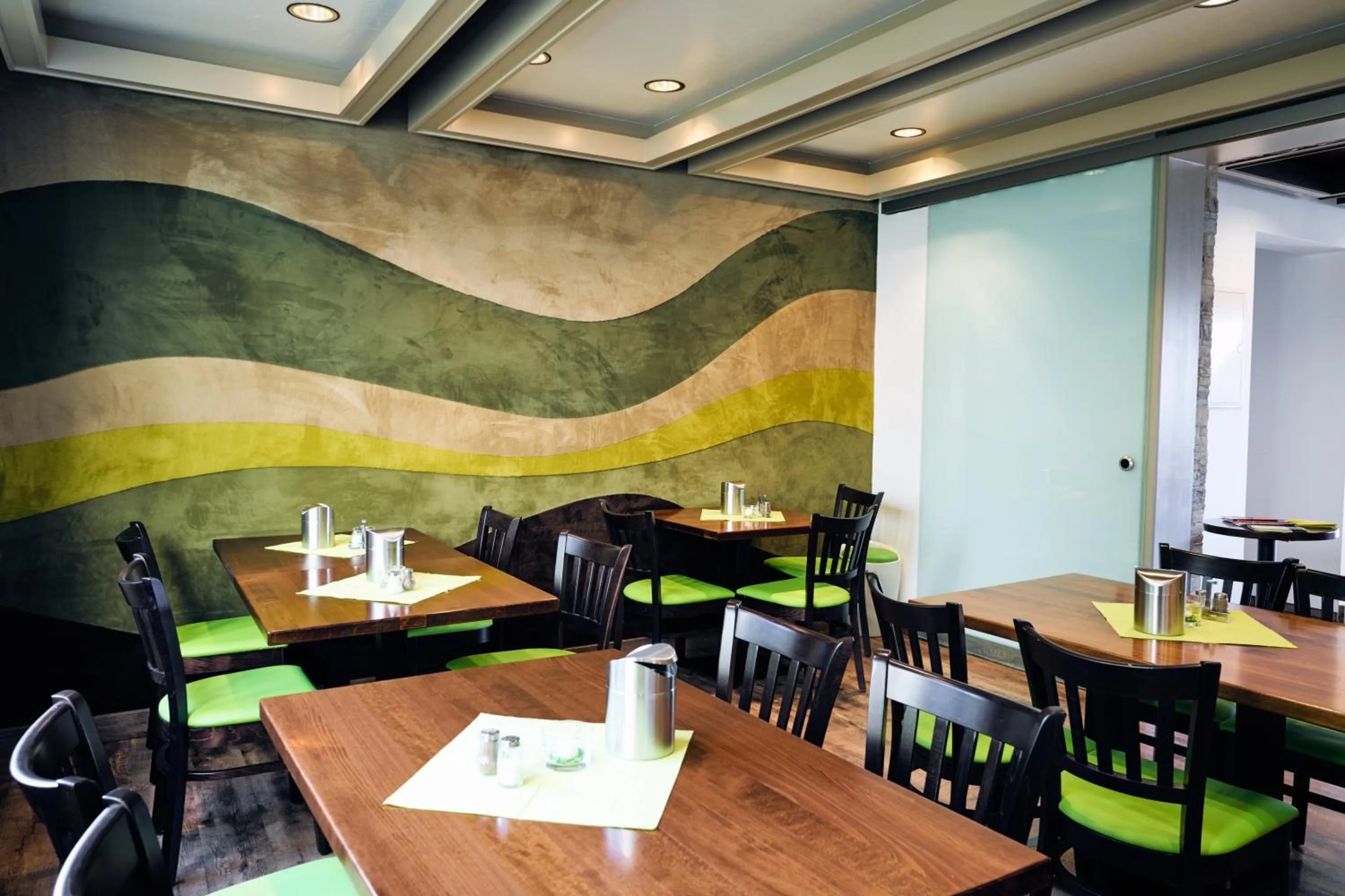 Restaurant/places to eat in Sonnenhof