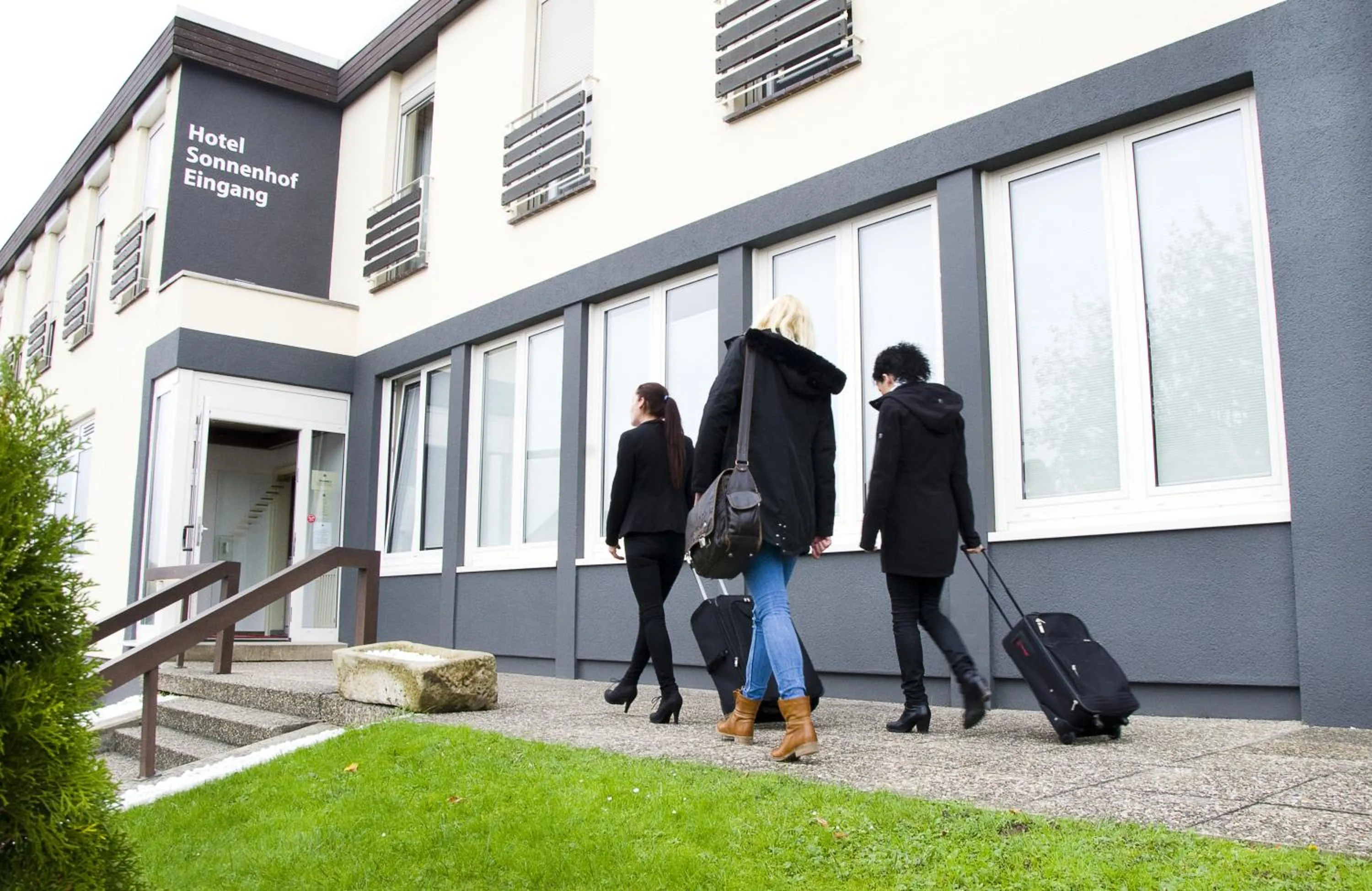 Facade/entrance in Sonnenhof