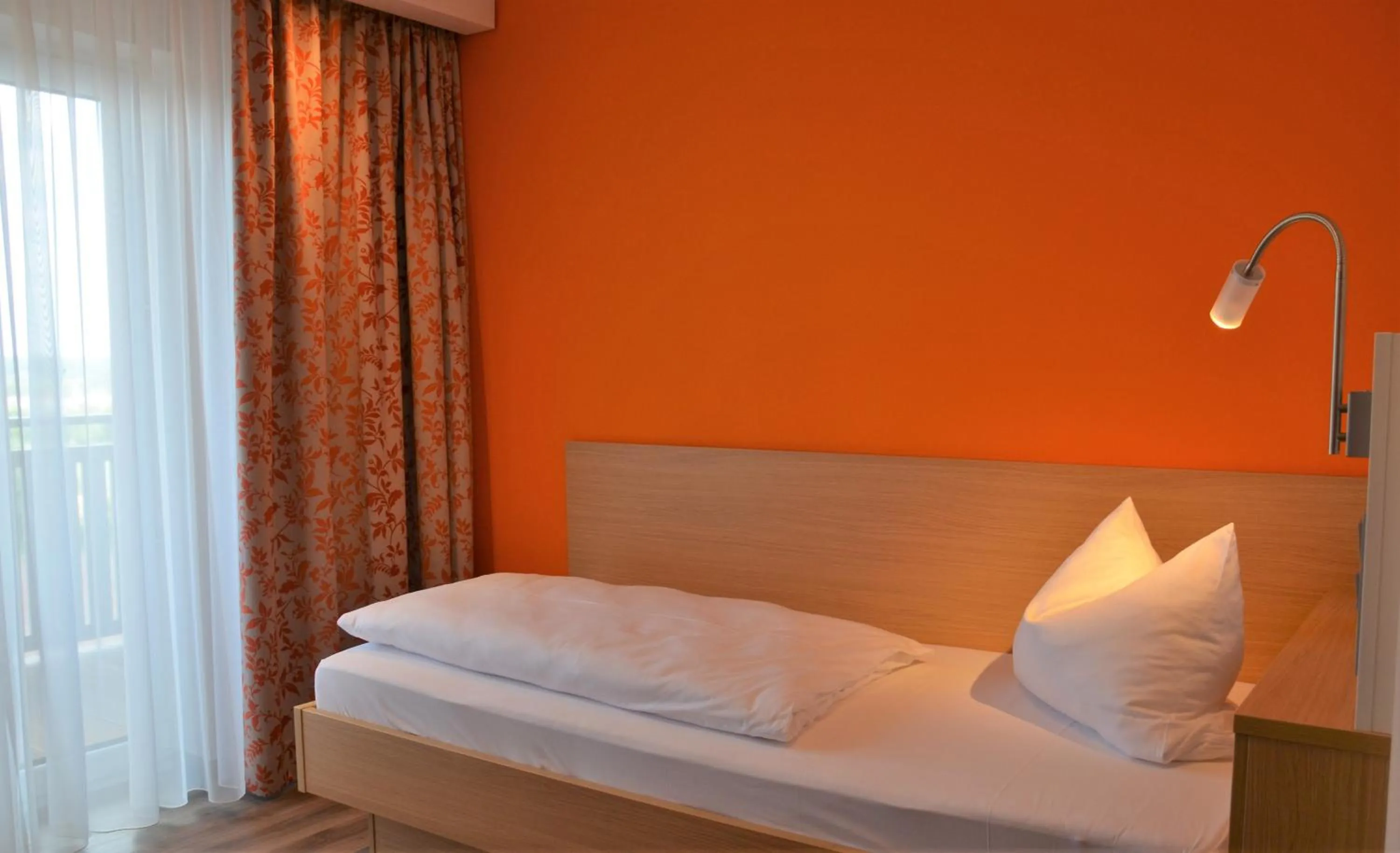 Balcony/Terrace, Bed in Hotel Bergwirt