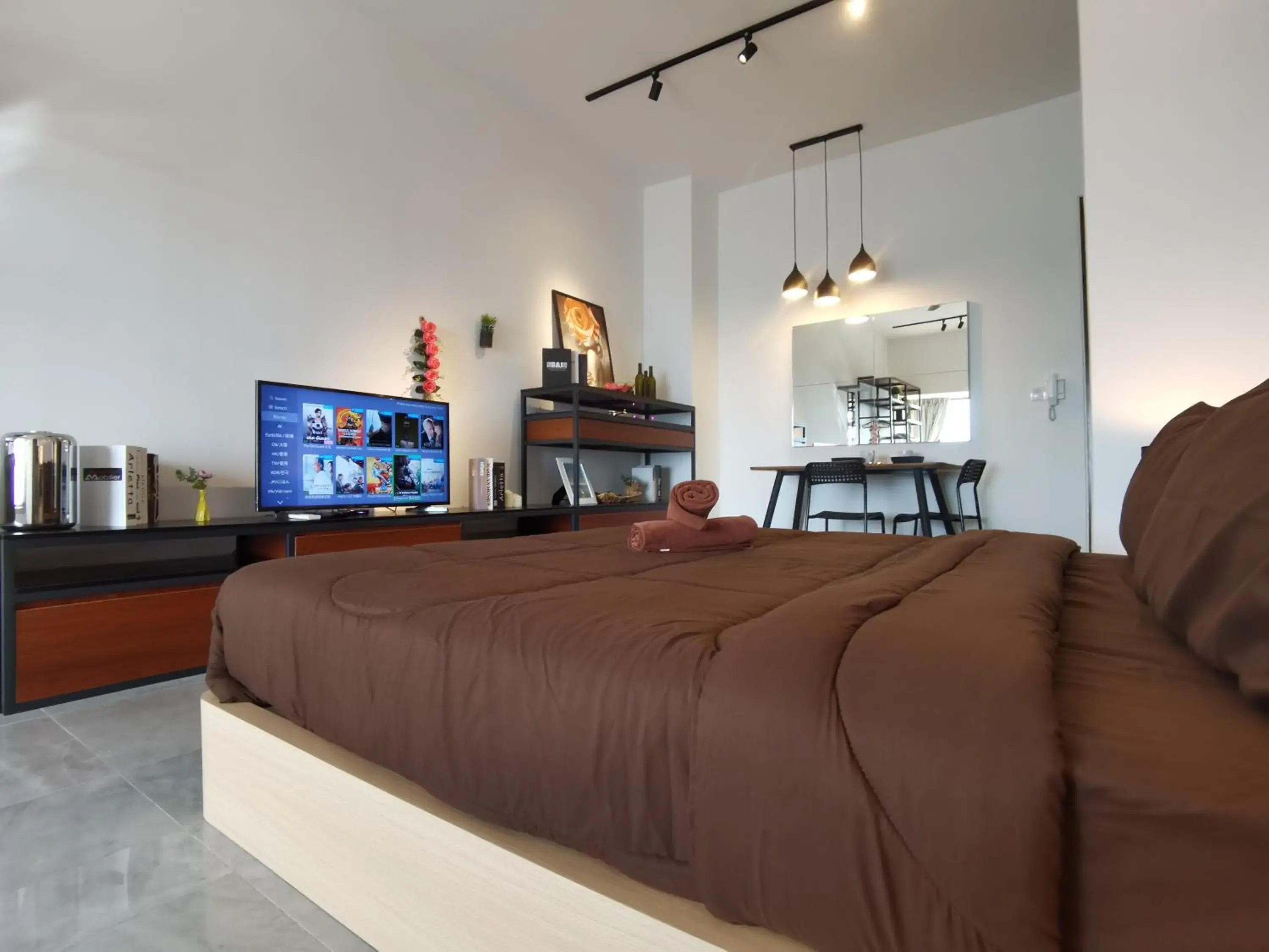 Superior Queen Studio (Private Bathtub & Partial Seaview) in Attic Home Melaka Imperio Residence & Jonker Superior Queen Studio (Private Bathtub & Partial Seaview) in Attic Home Melaka Imperio Residence & Jonker