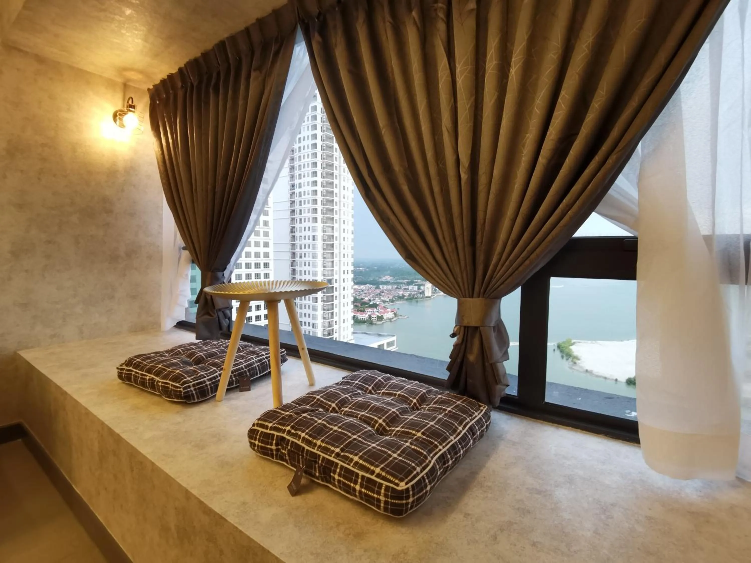 Seating area, Bed in Attic Home Melaka Imperio Residence & Jonker