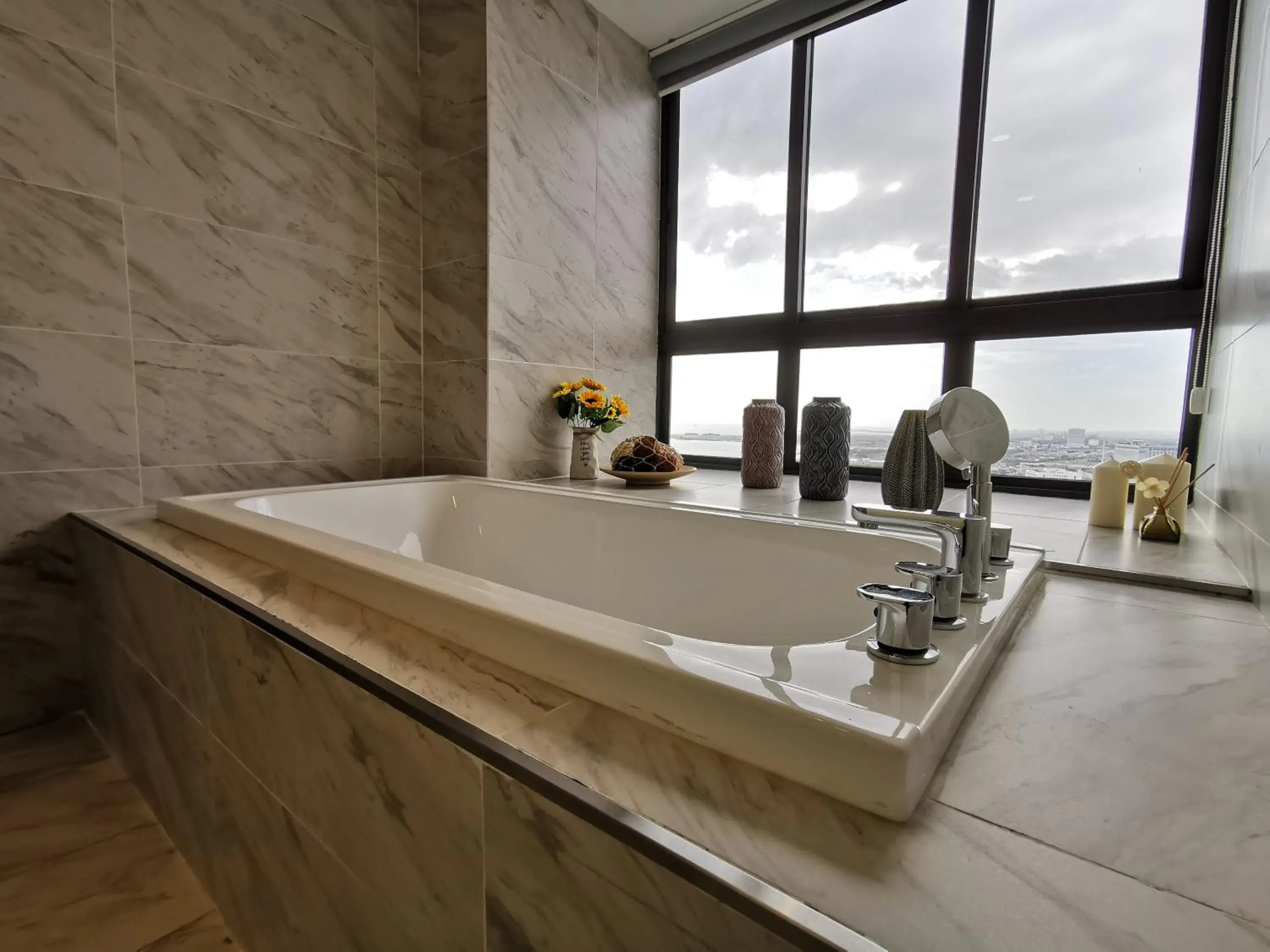 Superior King Studio (Private Bathtub & Partial Seaview) in Attic Home Melaka Imperio Residence & Jonker Superior King Studio (Private Bathtub & Partial Seaview) in Attic Home Melaka Imperio Residence & Jonker