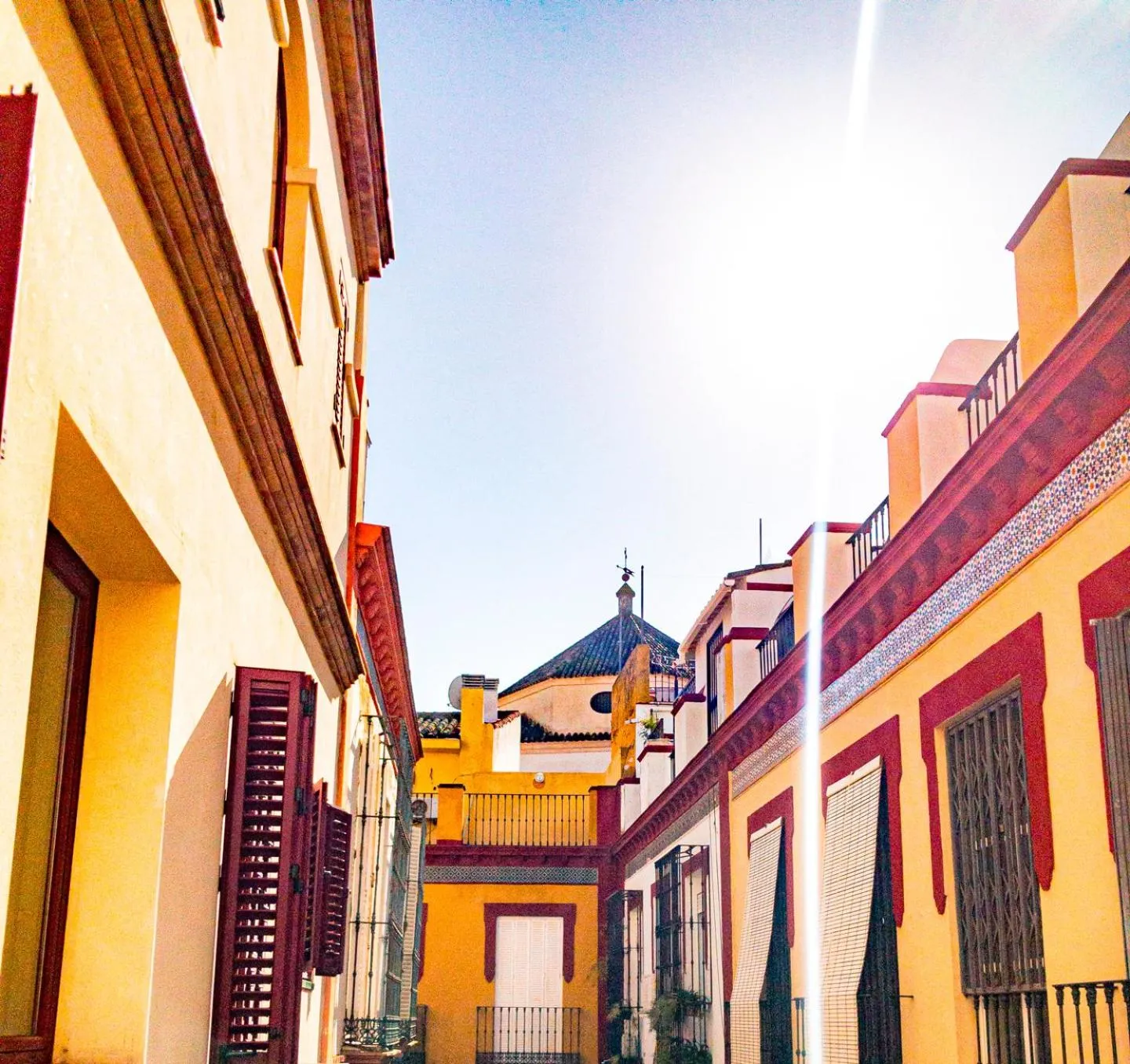 Nearby landmark in Pasaje de Amores