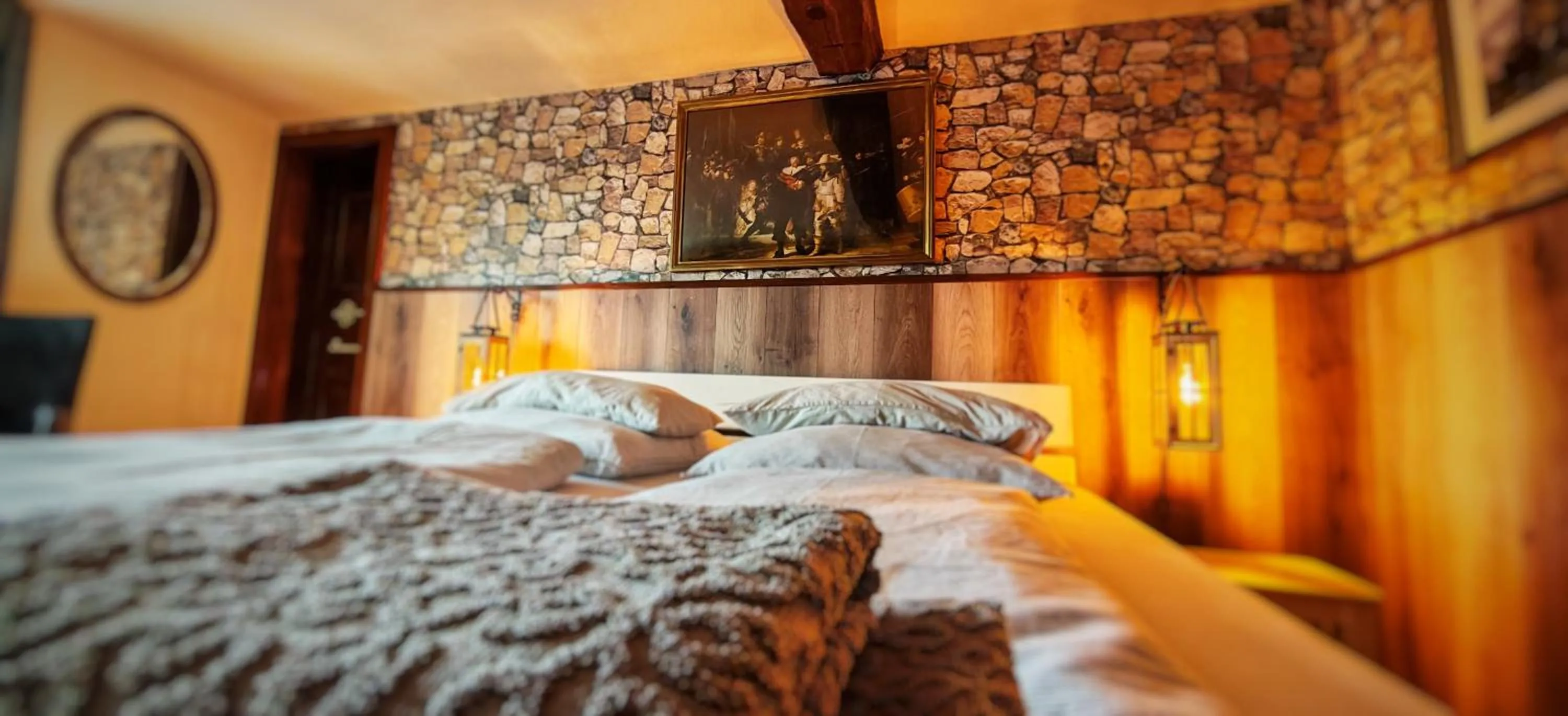 Photo of the whole room, Bed in Roastineer Hotel