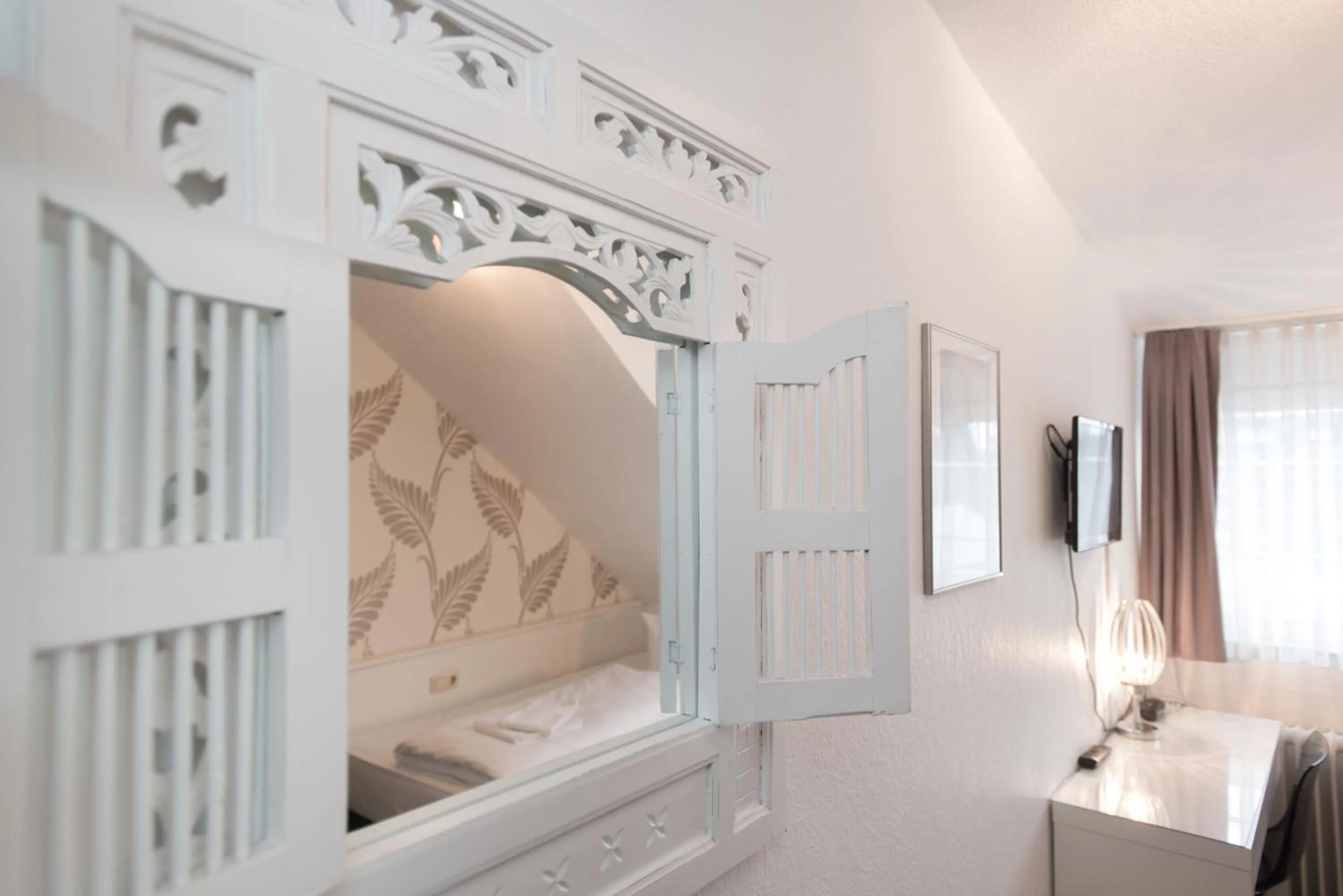 Photo of the whole room, Bed in Hotel Krone Aachen | City-Eurogress