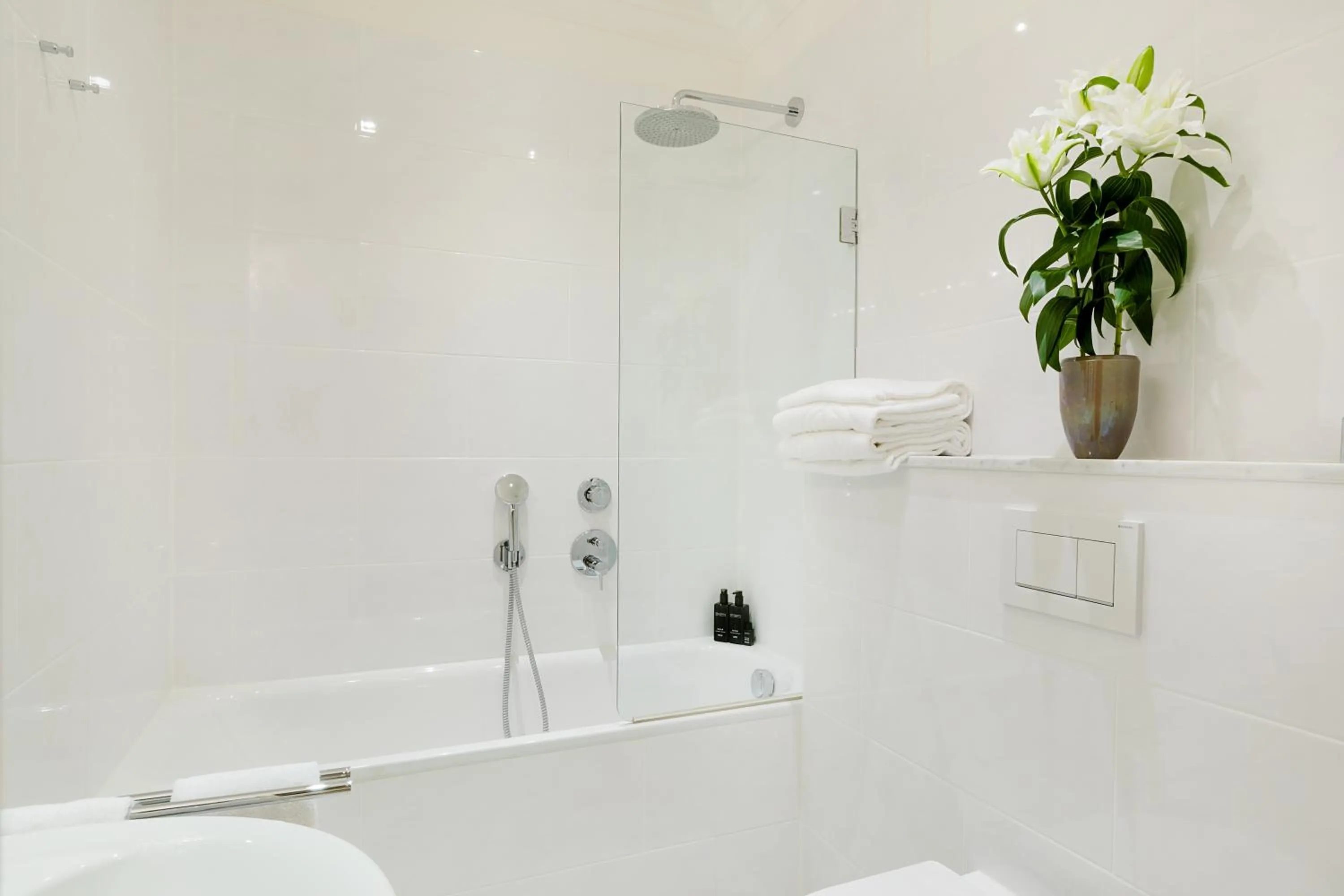 Bathroom in Excelsior Hotel Ernst am Dom