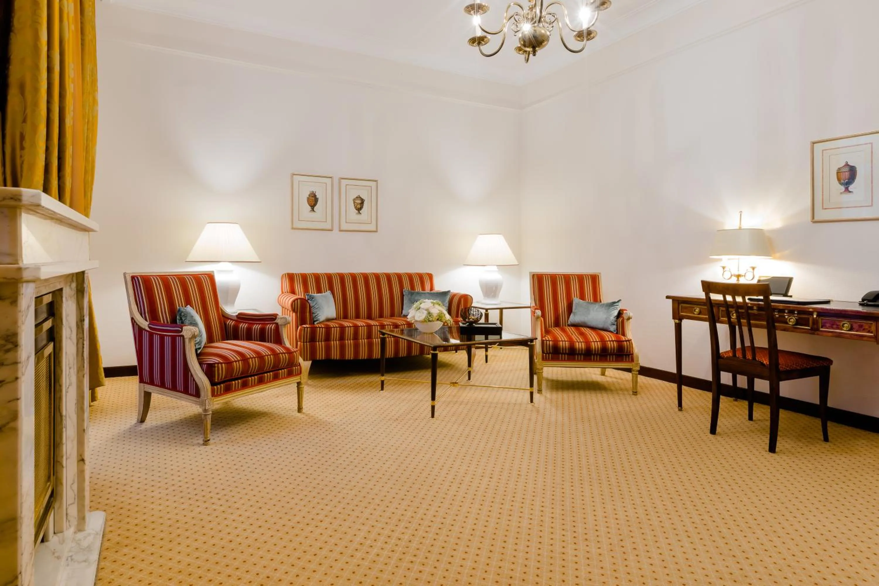 Seating area in Excelsior Hotel Ernst am Dom