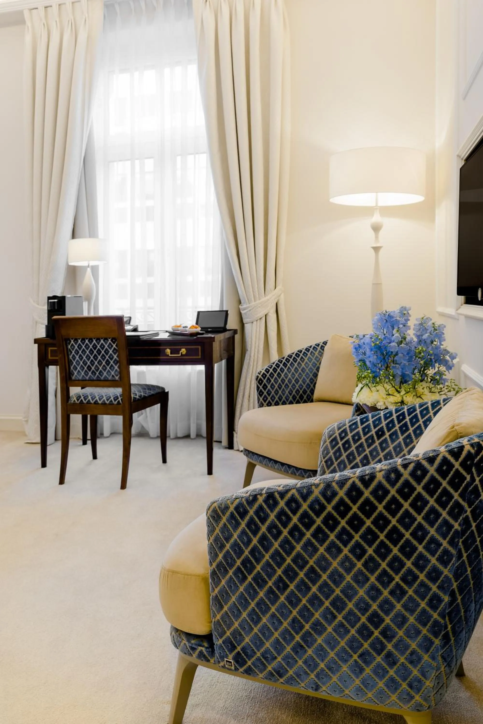 Seating area in Excelsior Hotel Ernst am Dom