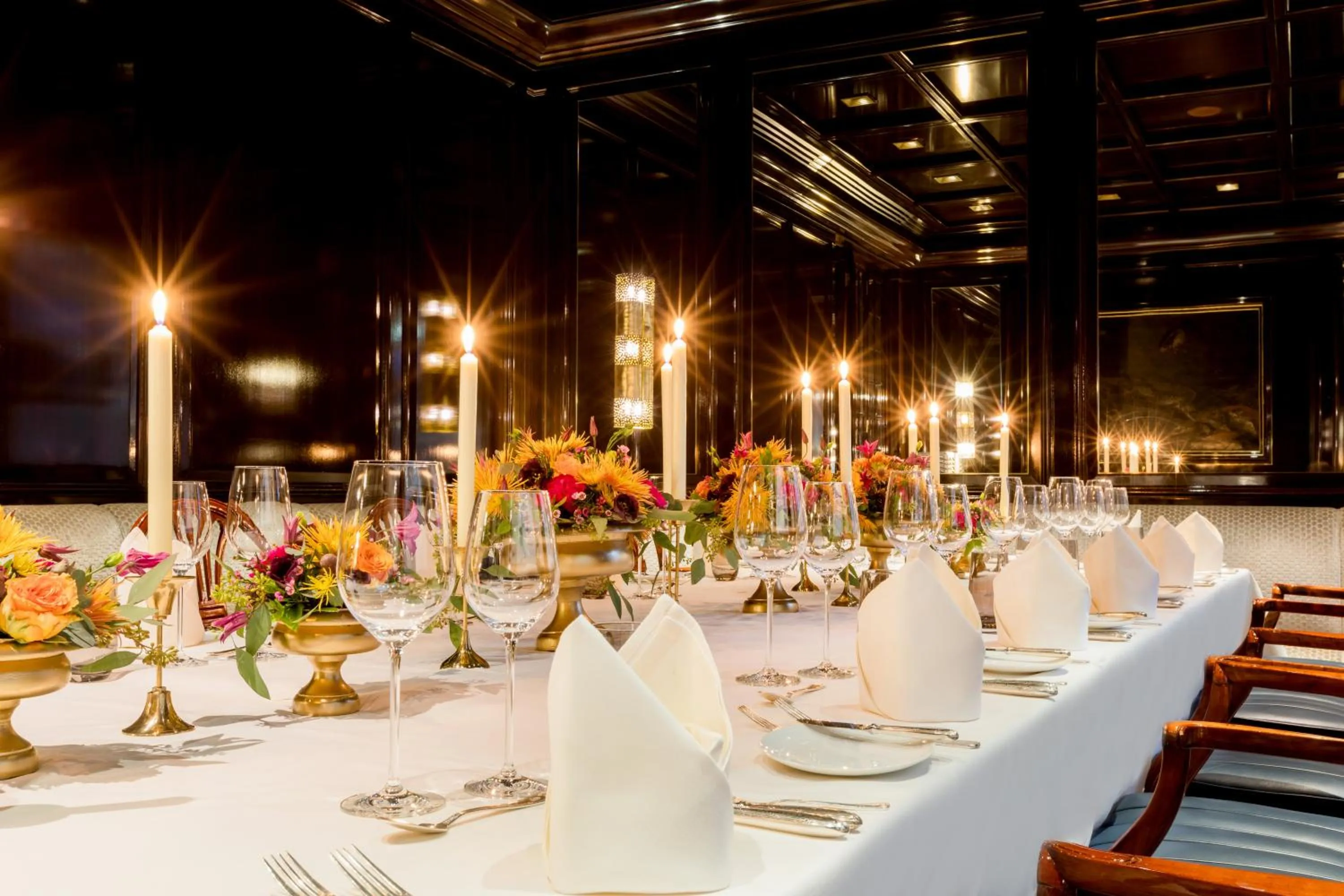 Restaurant/places to eat in Excelsior Hotel Ernst am Dom