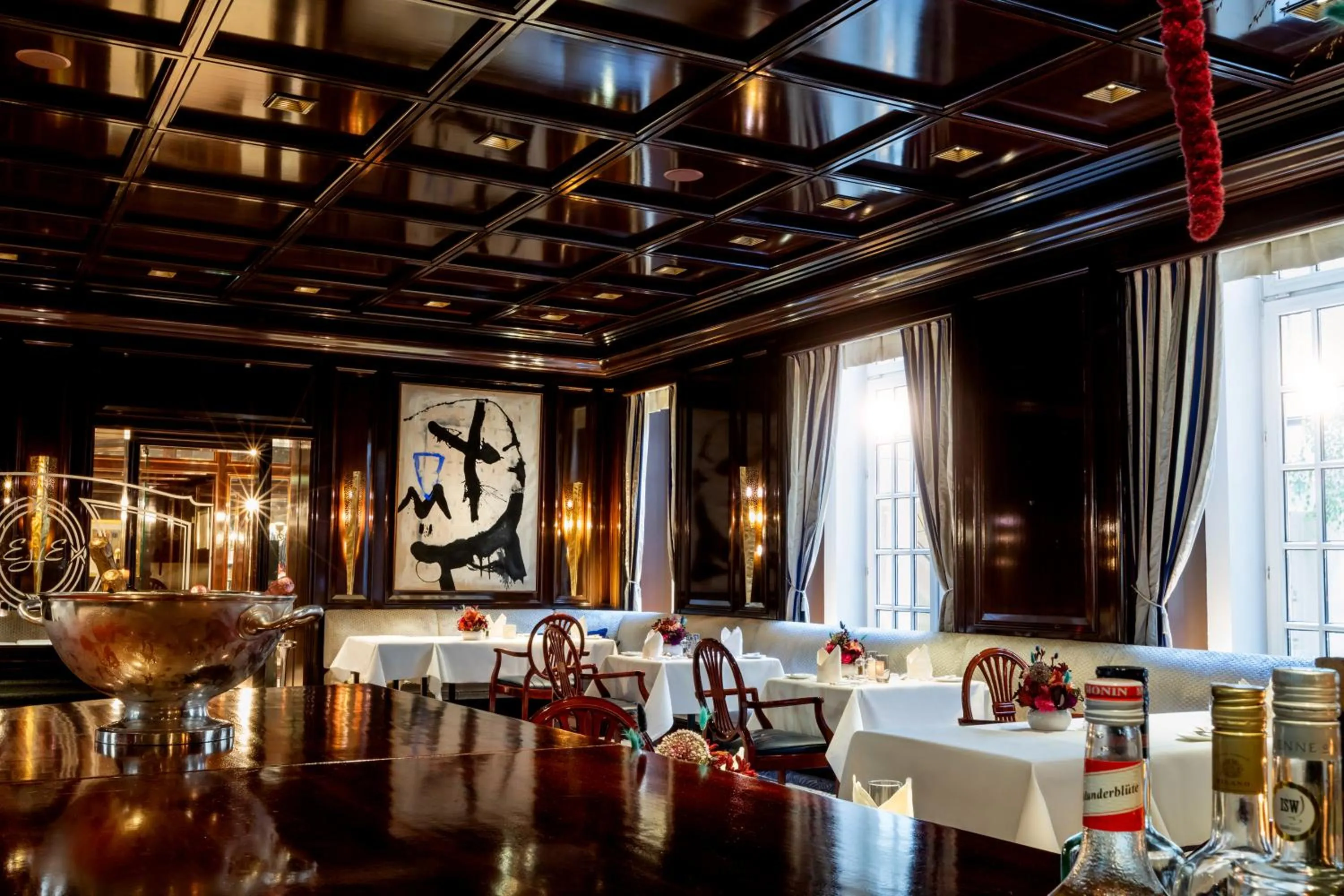 Restaurant/places to eat in Excelsior Hotel Ernst am Dom