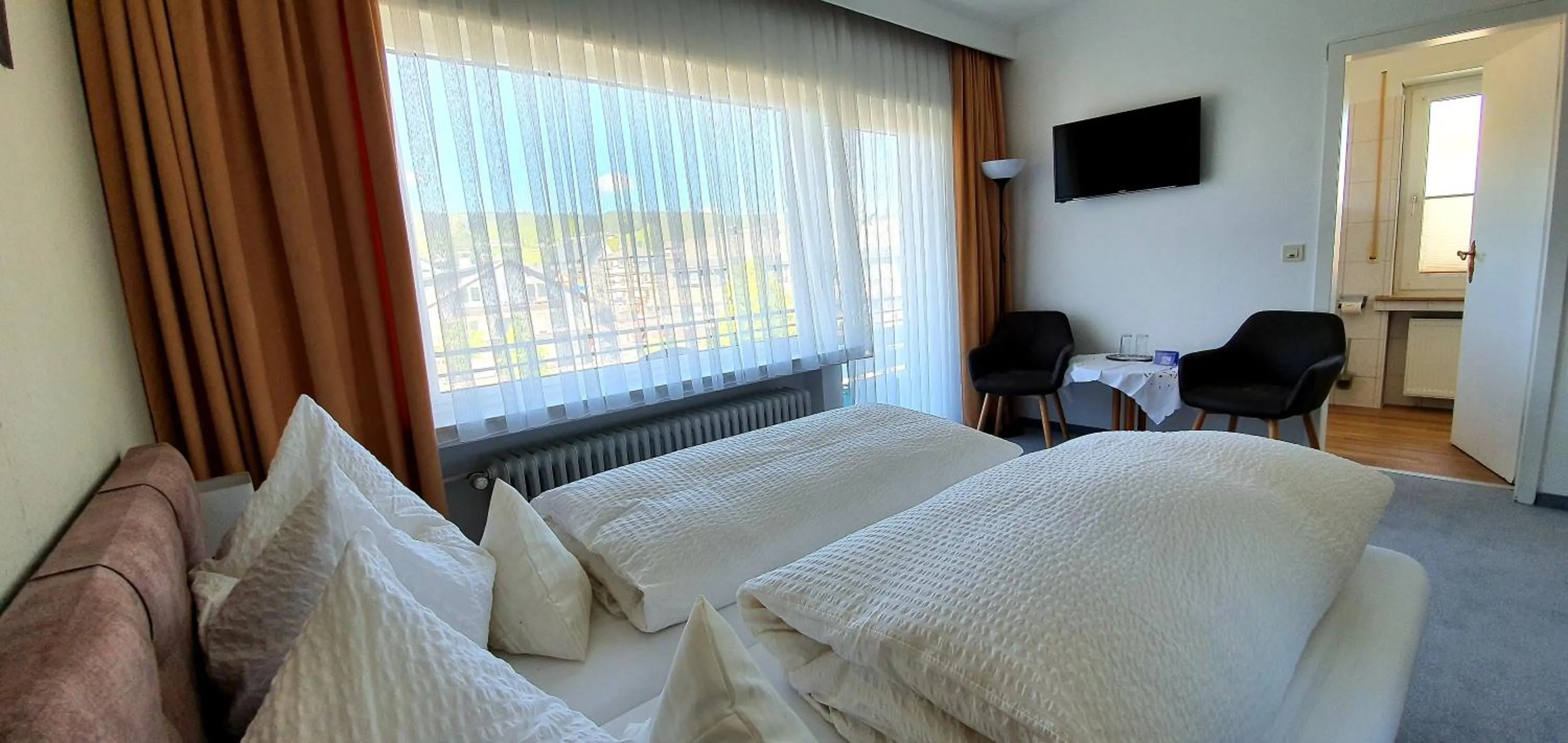 Photo of the whole room, Bed in Sevda's Hotel Garni Weinforth