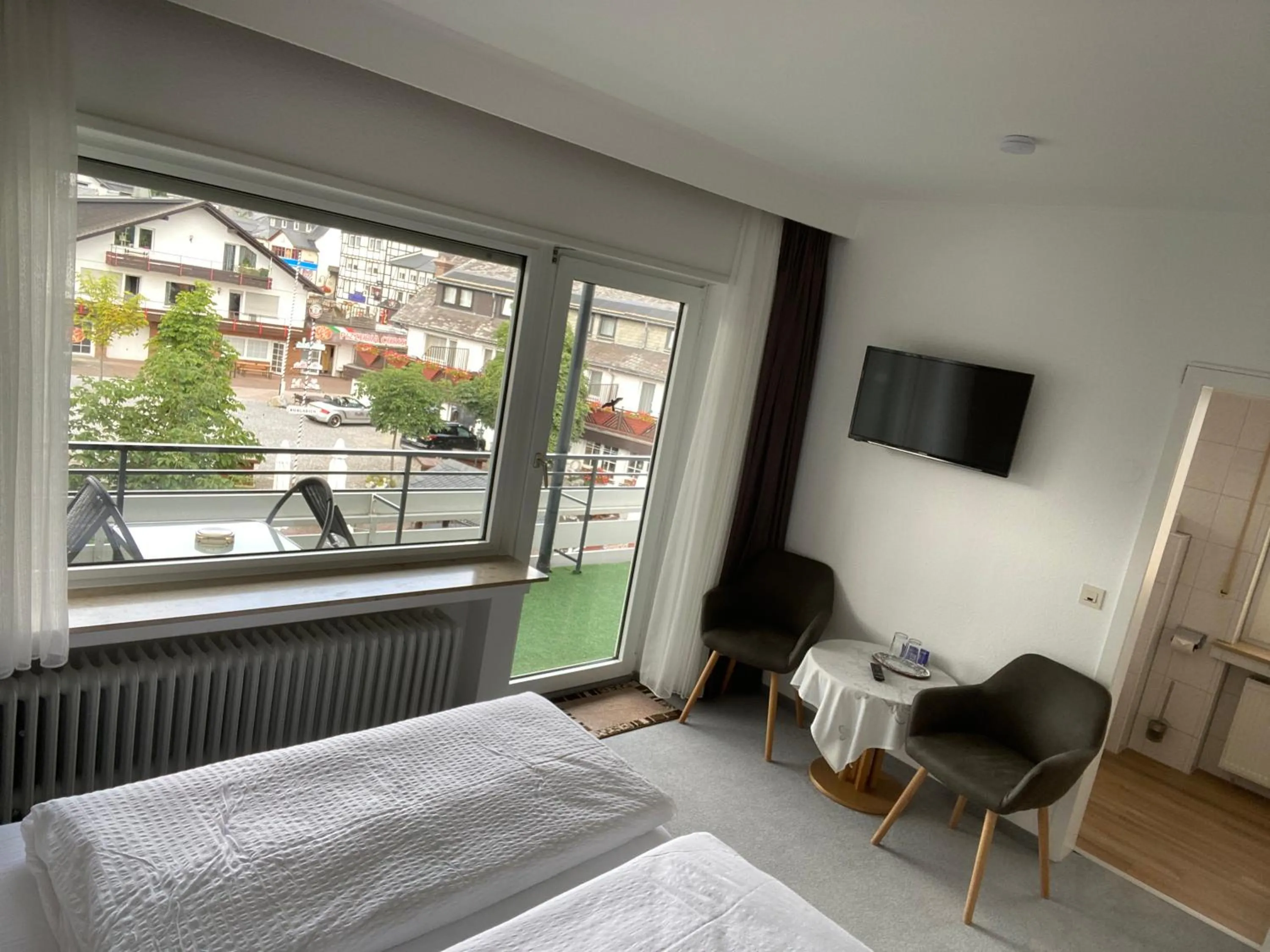 Bed in Sevda's Hotel Garni Weinforth