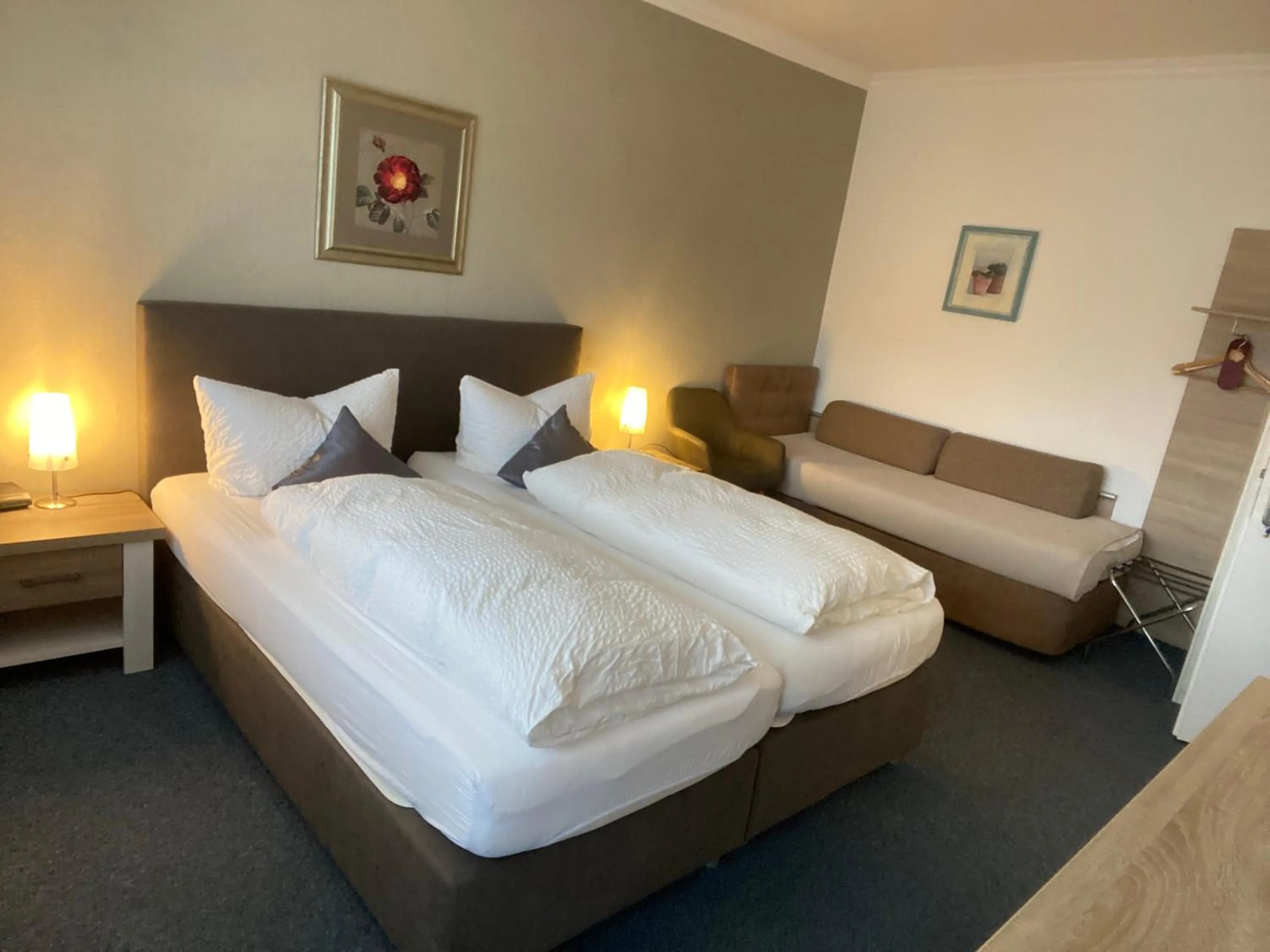 Photo of the whole room, Bed in Sevda's Hotel Garni Weinforth