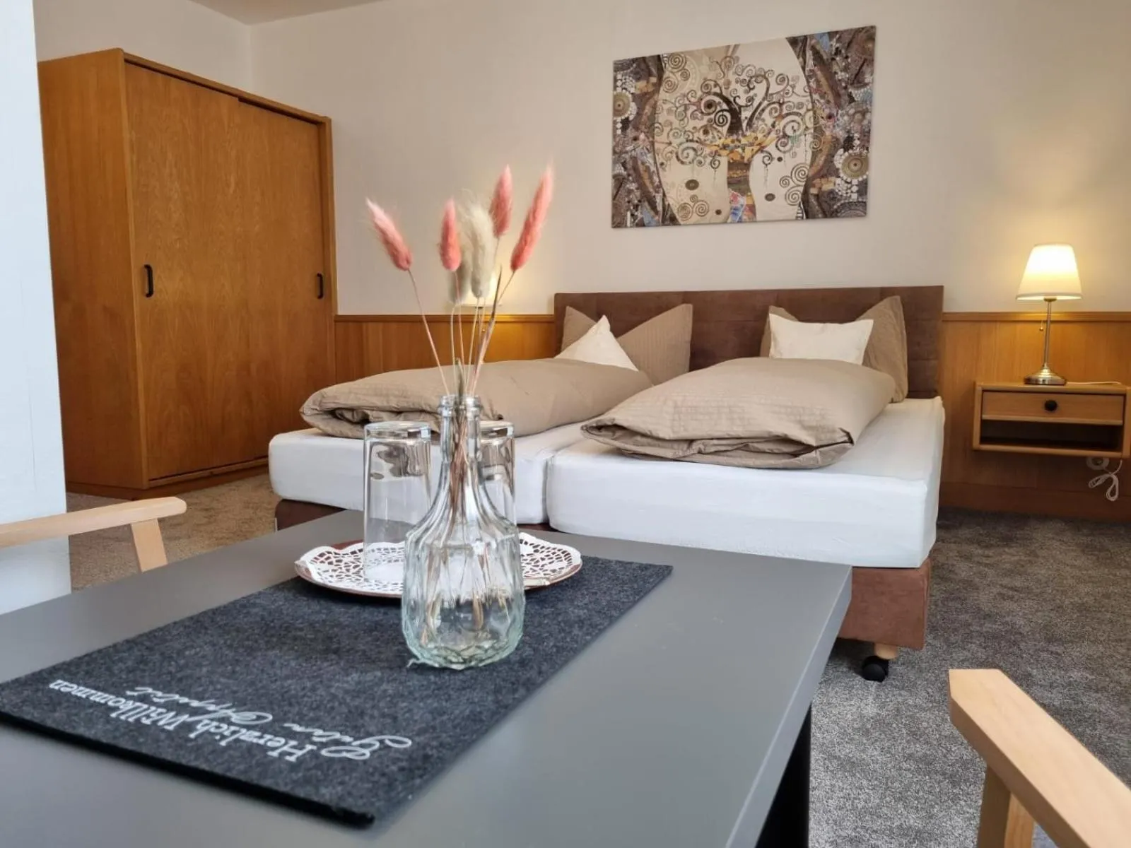 Bed in Sevda's Hotel Garni Weinforth