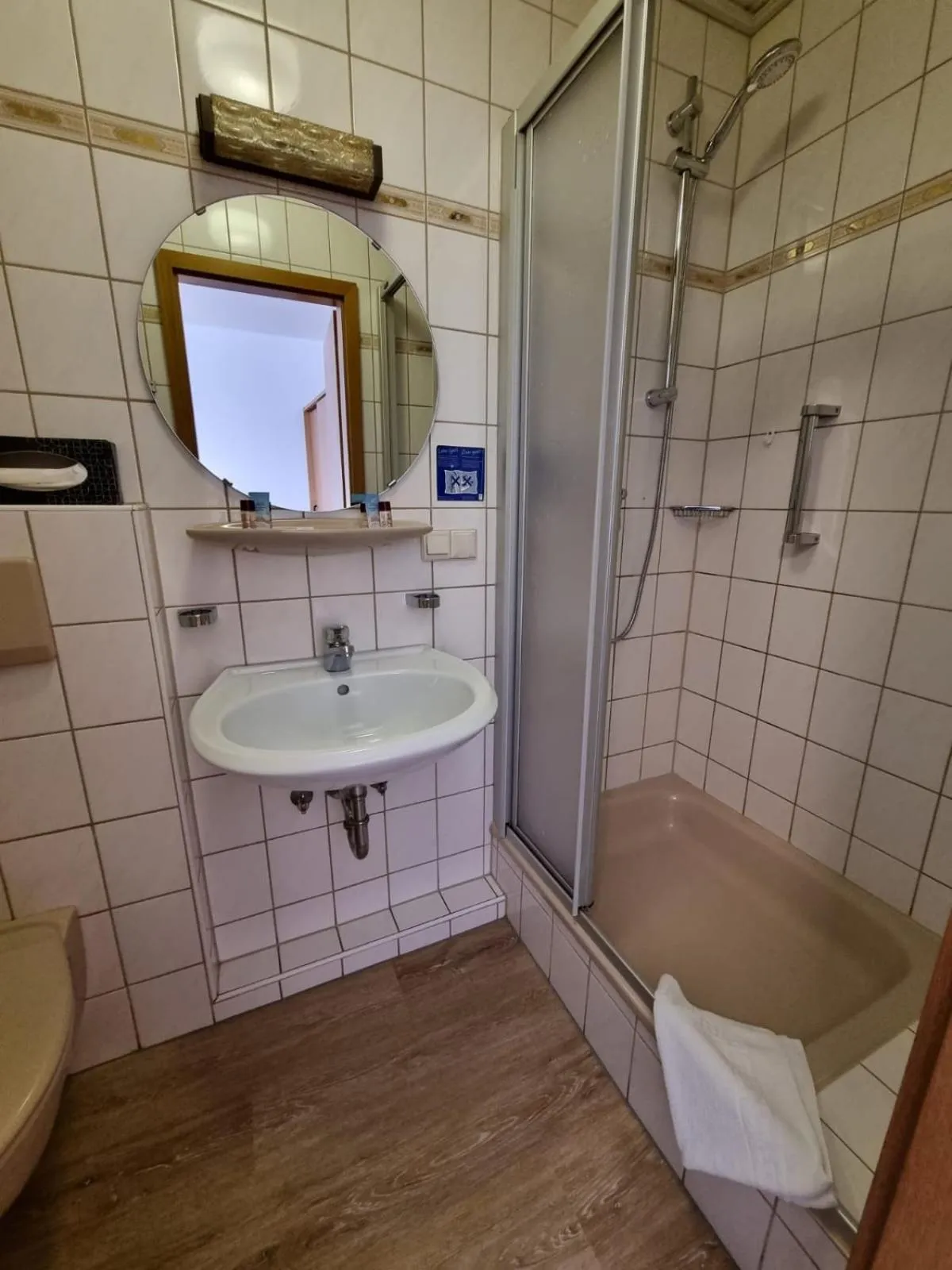 Bathroom in Sevda's Hotel Garni Weinforth