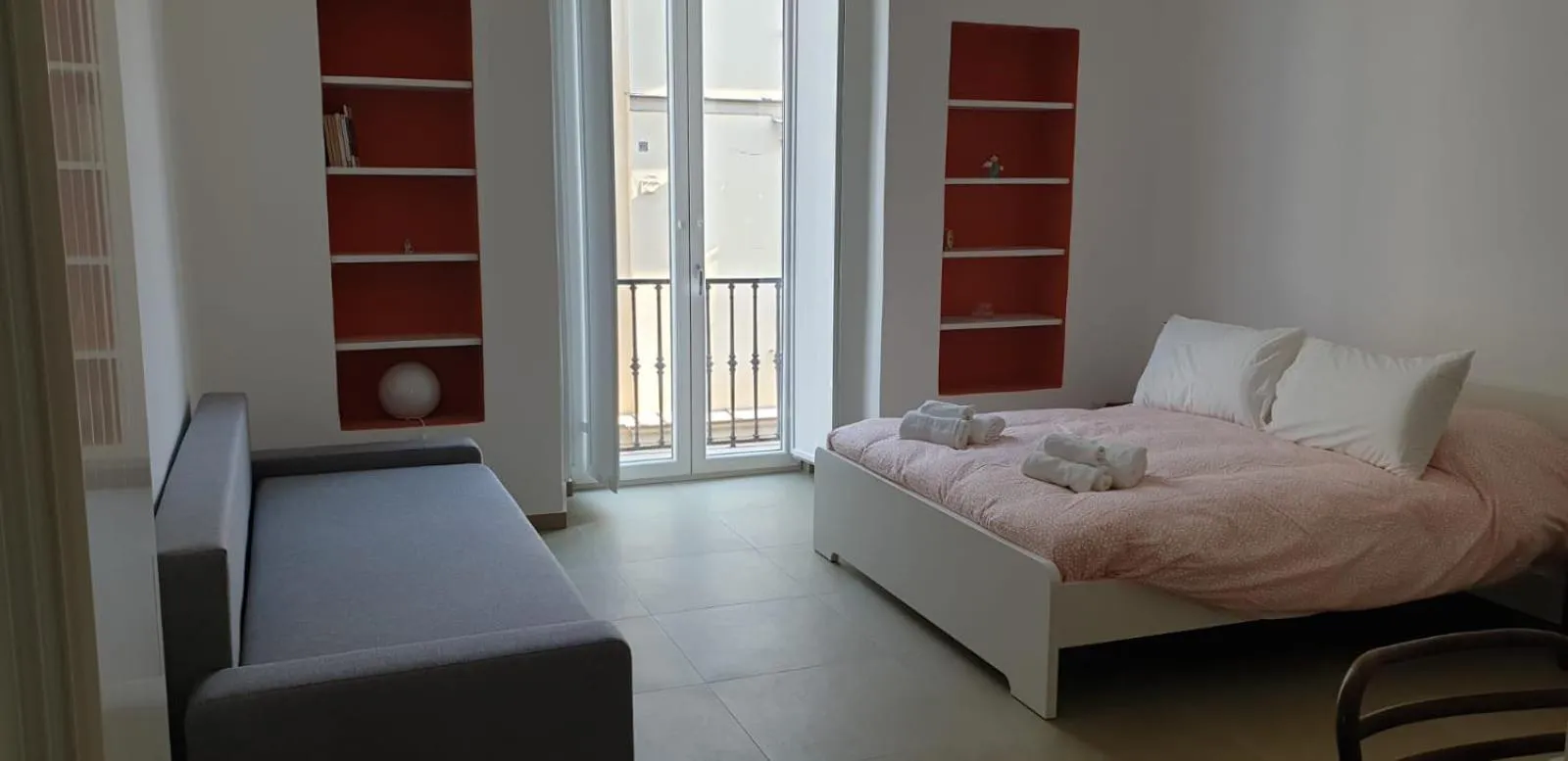 Photo of the whole room, Bed in MaGà Station