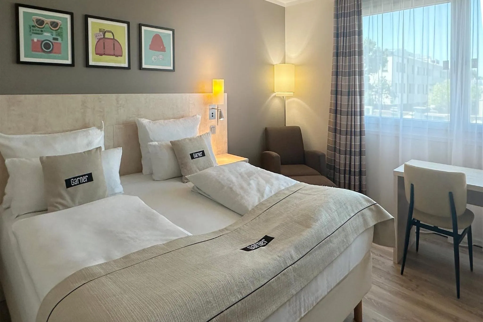 Photo of the whole room, Bed in Garner Hotel Mainz by IHG