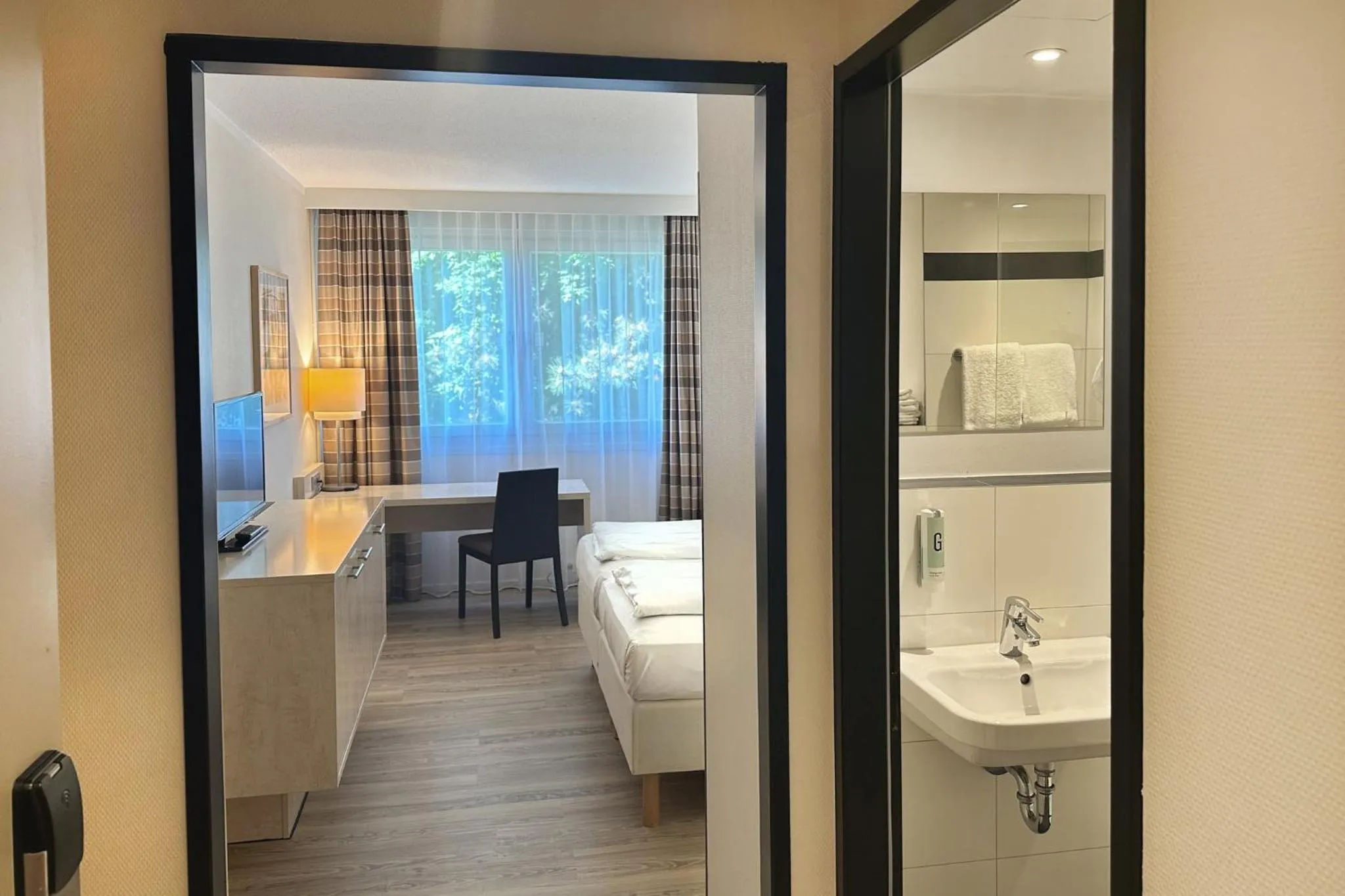 Photo of the whole room in Garner Hotel Mainz by IHG