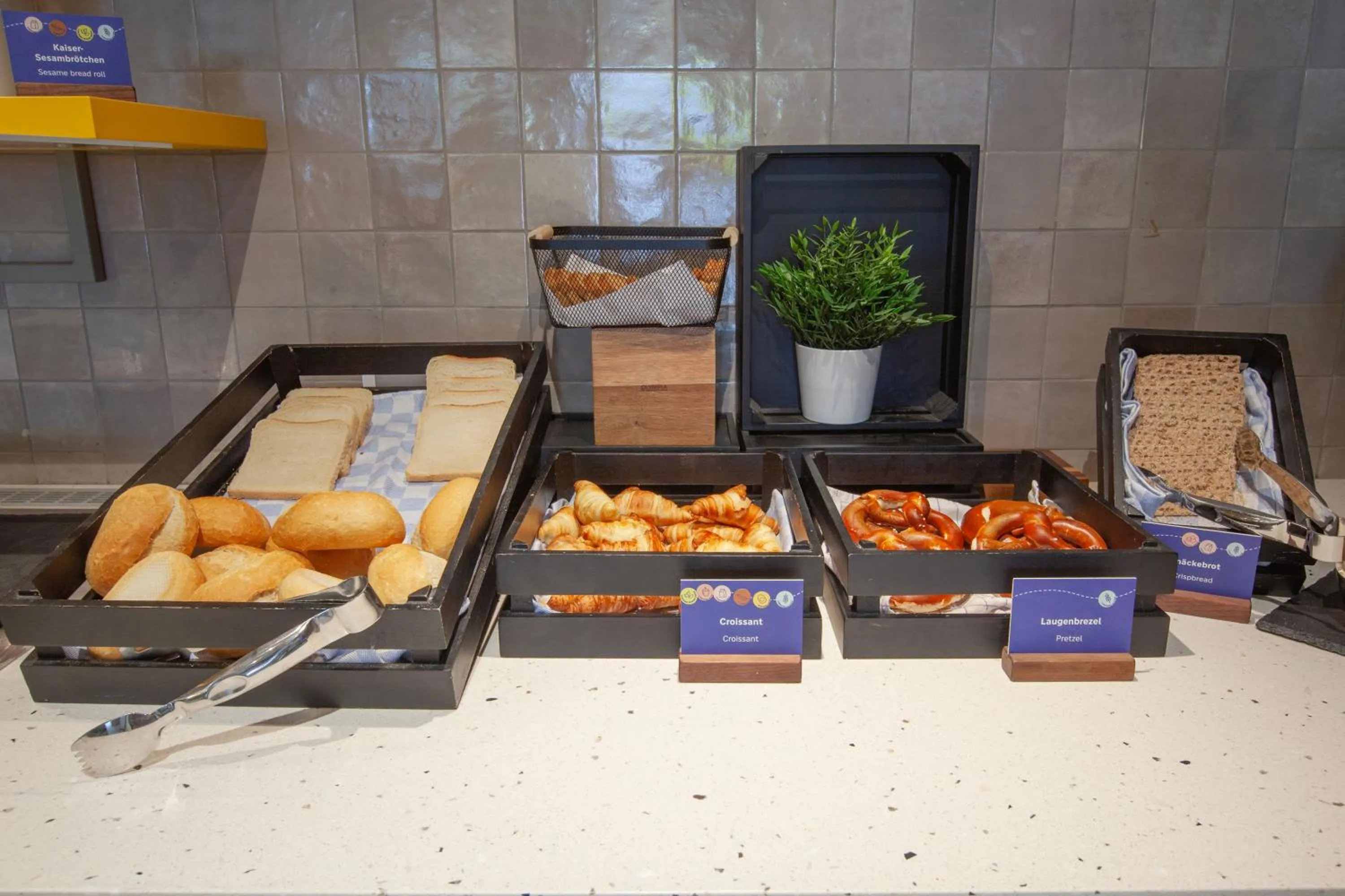 Buffet breakfast in MEININGER Hotel München Zentrum