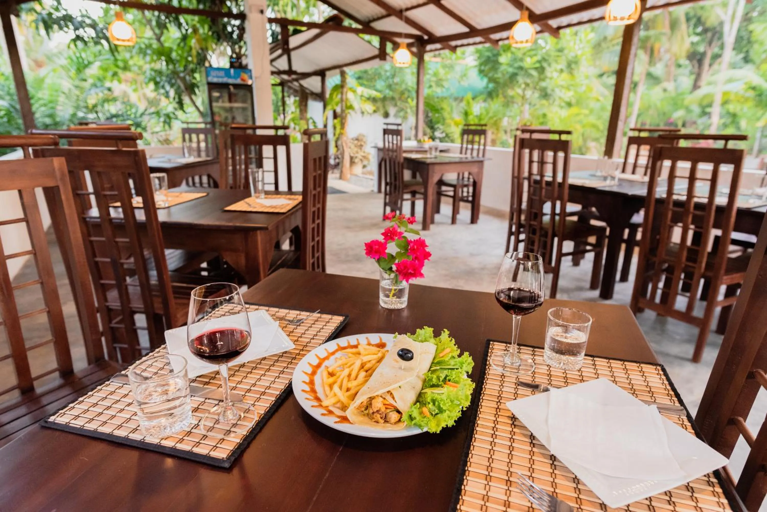 Restaurant/places to eat in La Dolce Vita