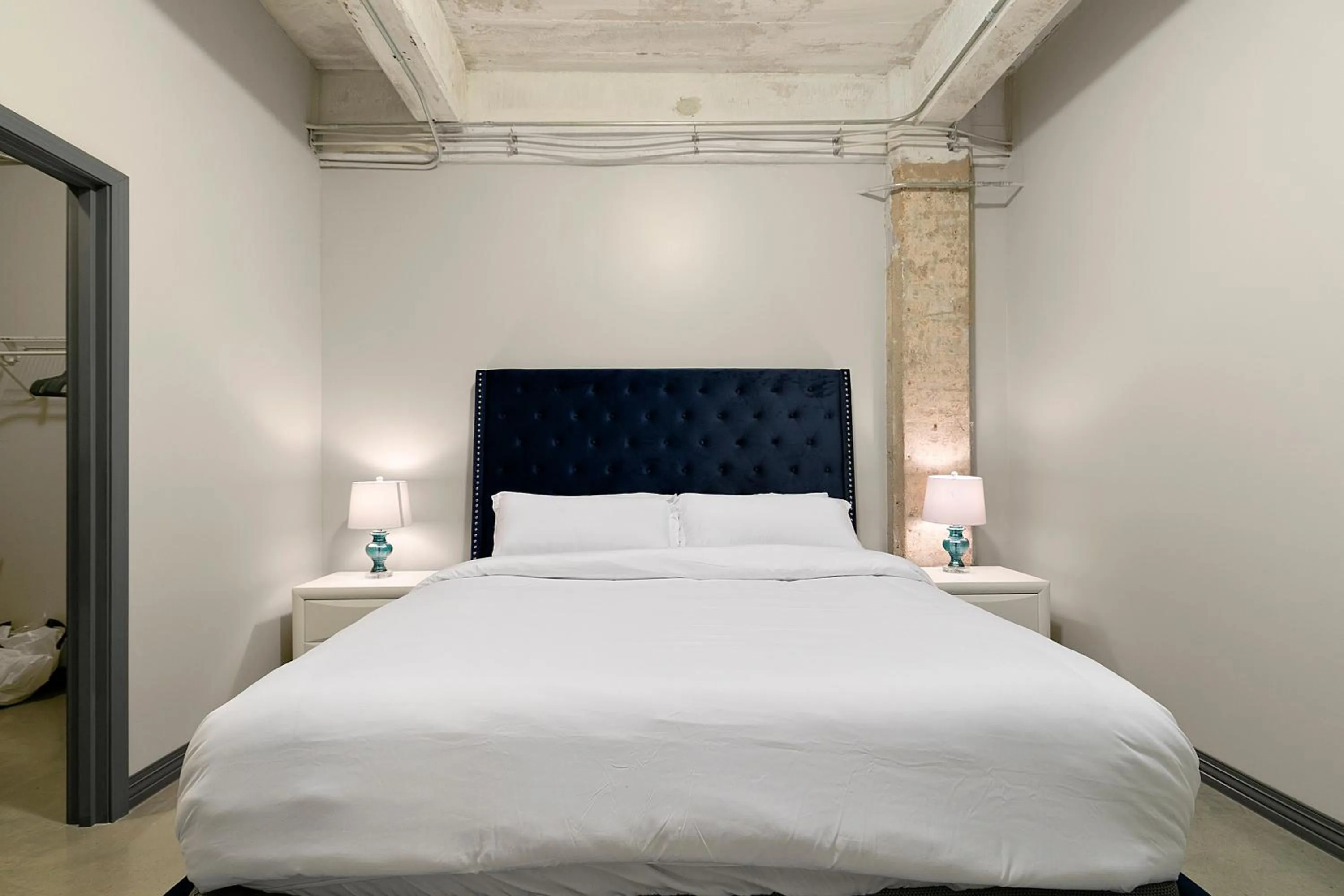 Bed in Luxury Downtown Dallas Stay by Amyfinehouse