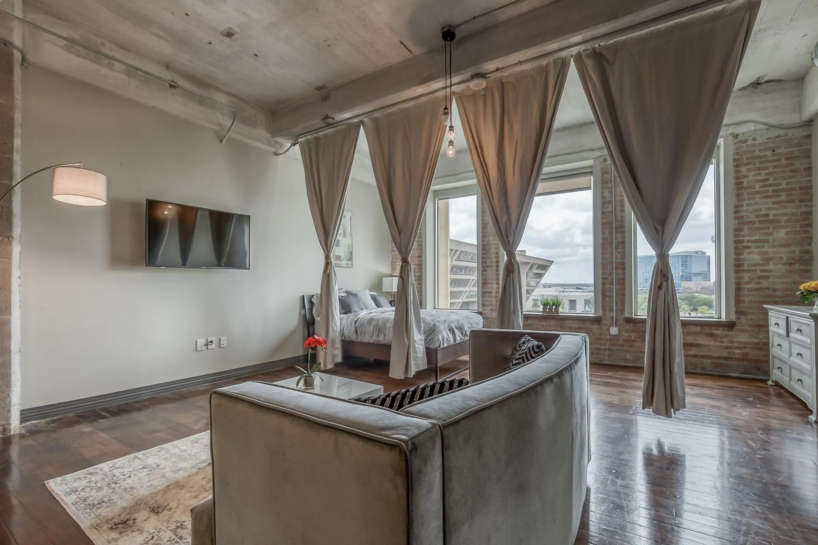 Bed in Luxury Downtown Dallas Stay by Amyfinehouse