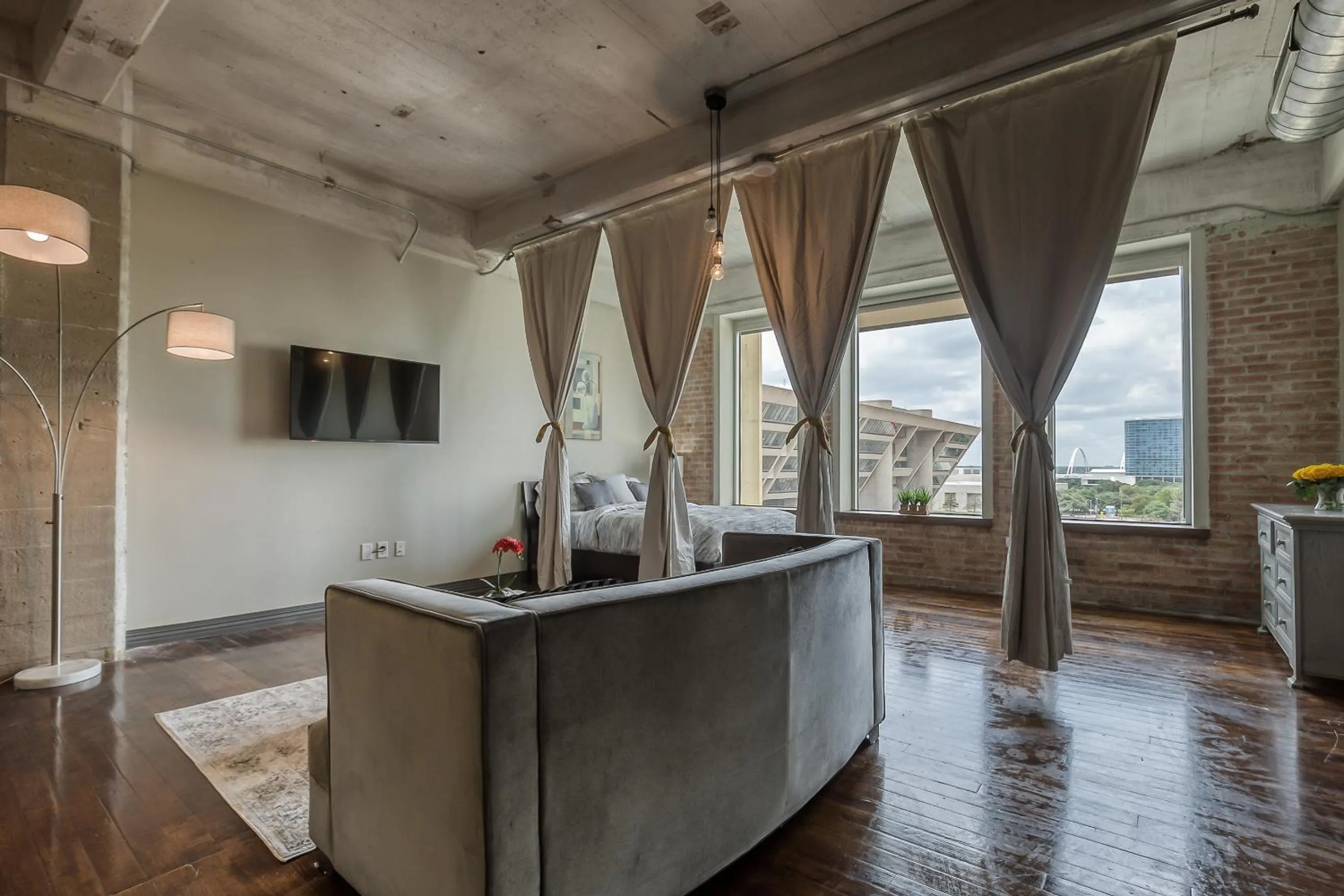 Bed in Luxury Downtown Dallas Stay by Amyfinehouse