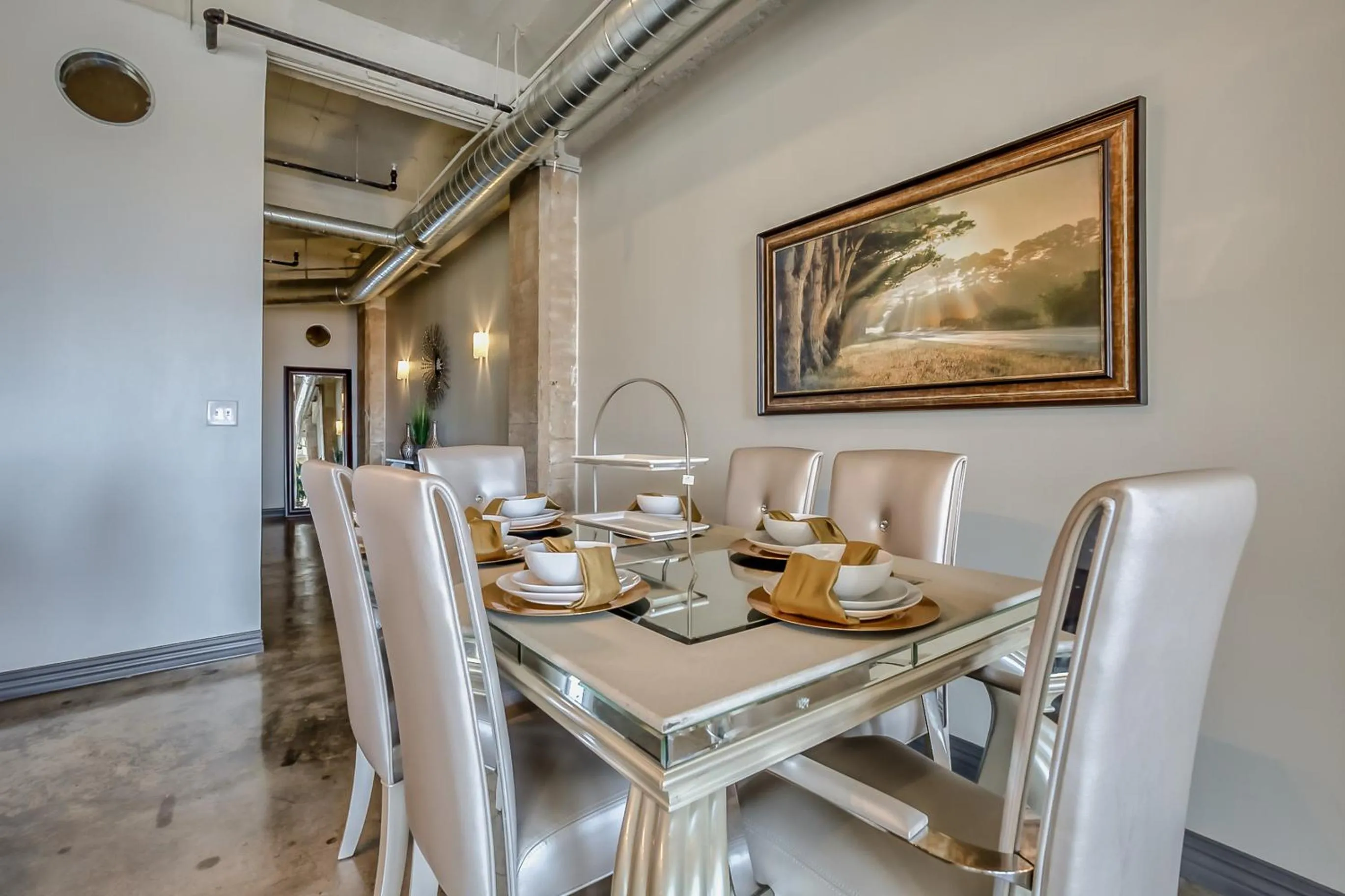 Living room in Luxury Downtown Dallas Stay by Amyfinehouse