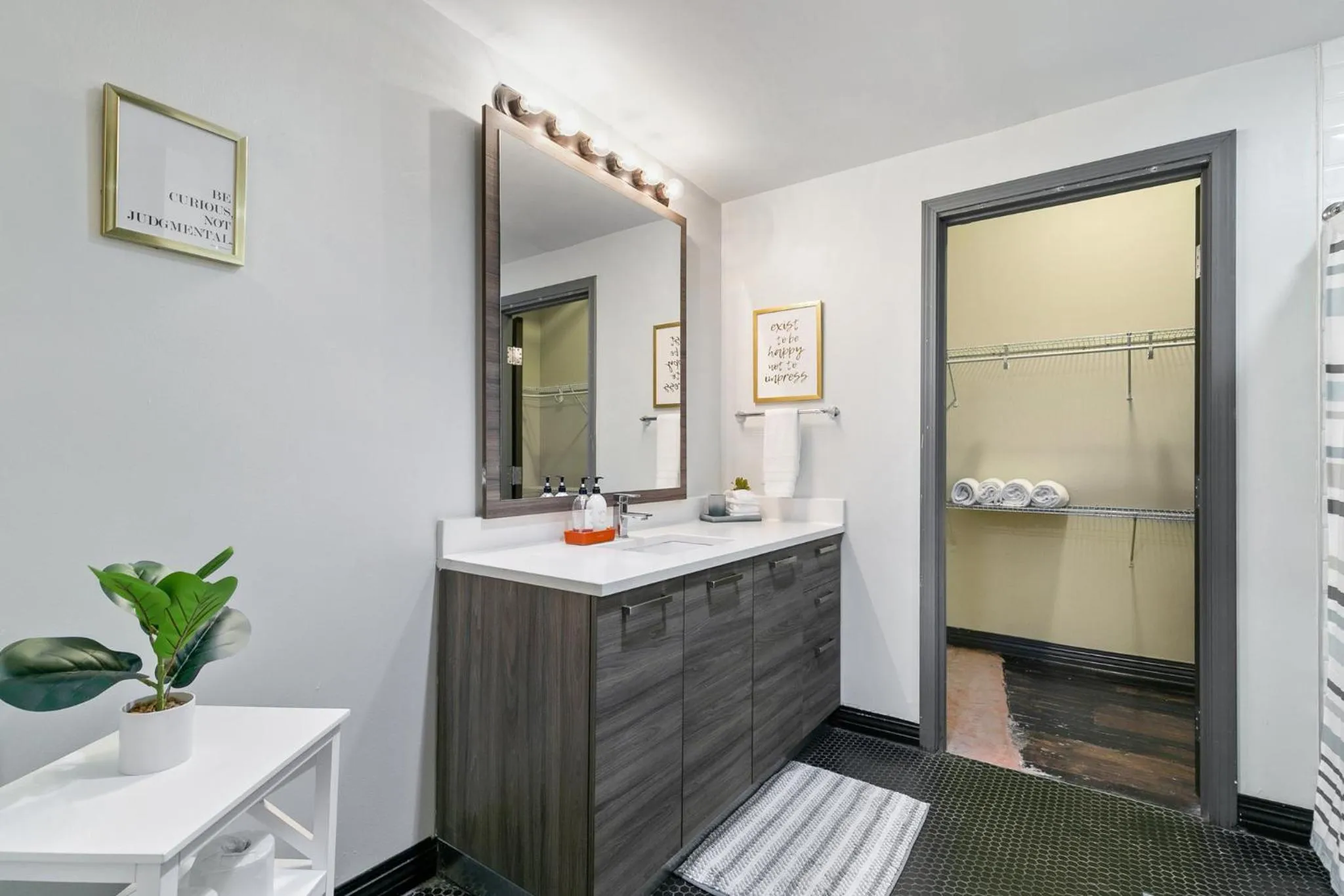 Bathroom in Luxury Downtown Dallas Stay by Amyfinehouse