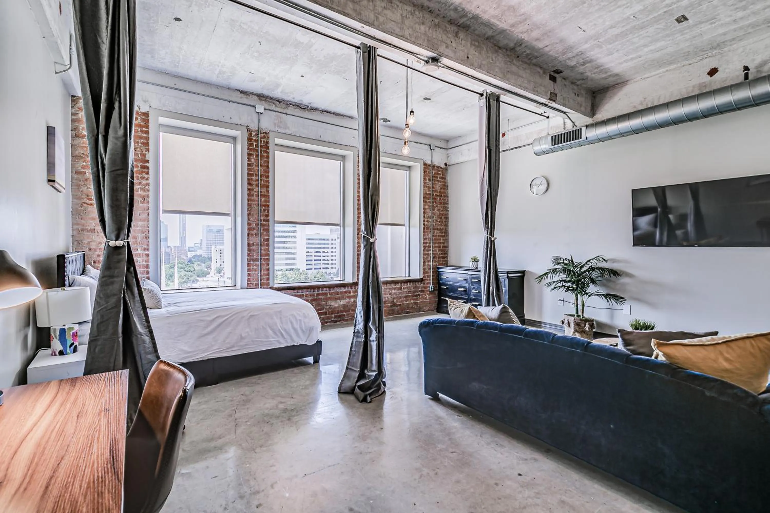 Bed in Luxury Downtown Dallas Stay by Amyfinehouse