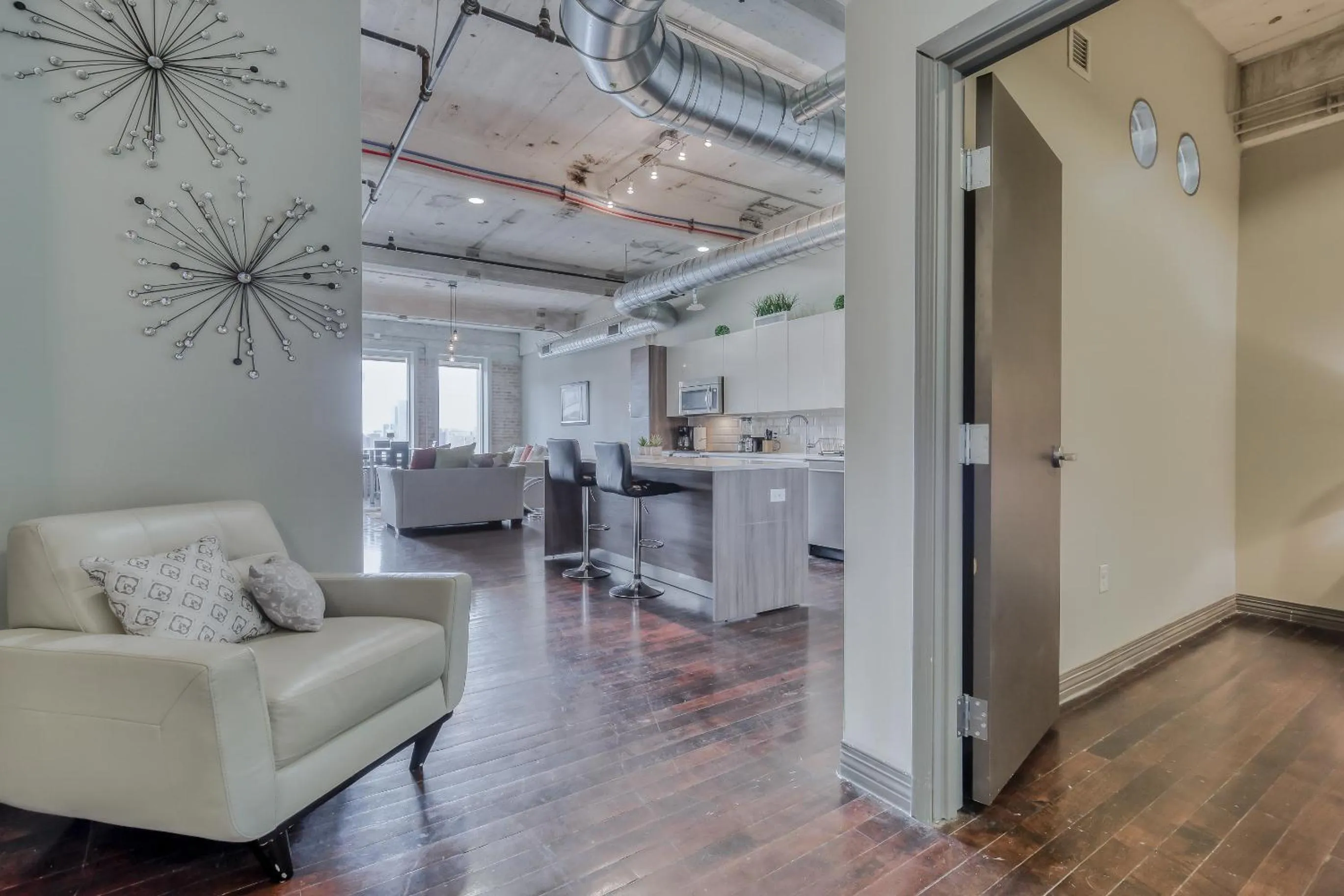 Living room in Luxury Downtown Dallas Stay by Amyfinehouse