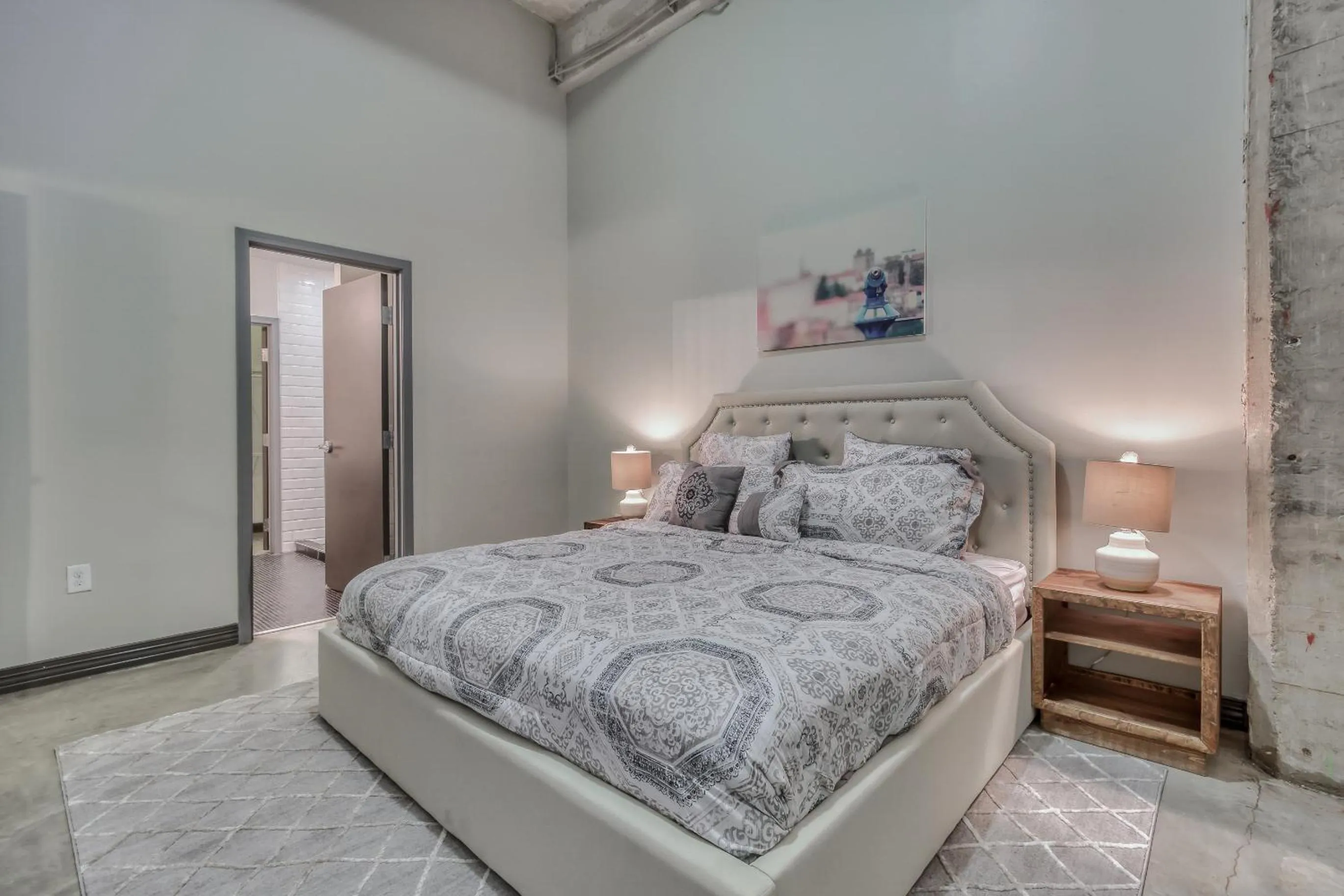 Bed in Luxury Downtown Dallas Stay by Amyfinehouse