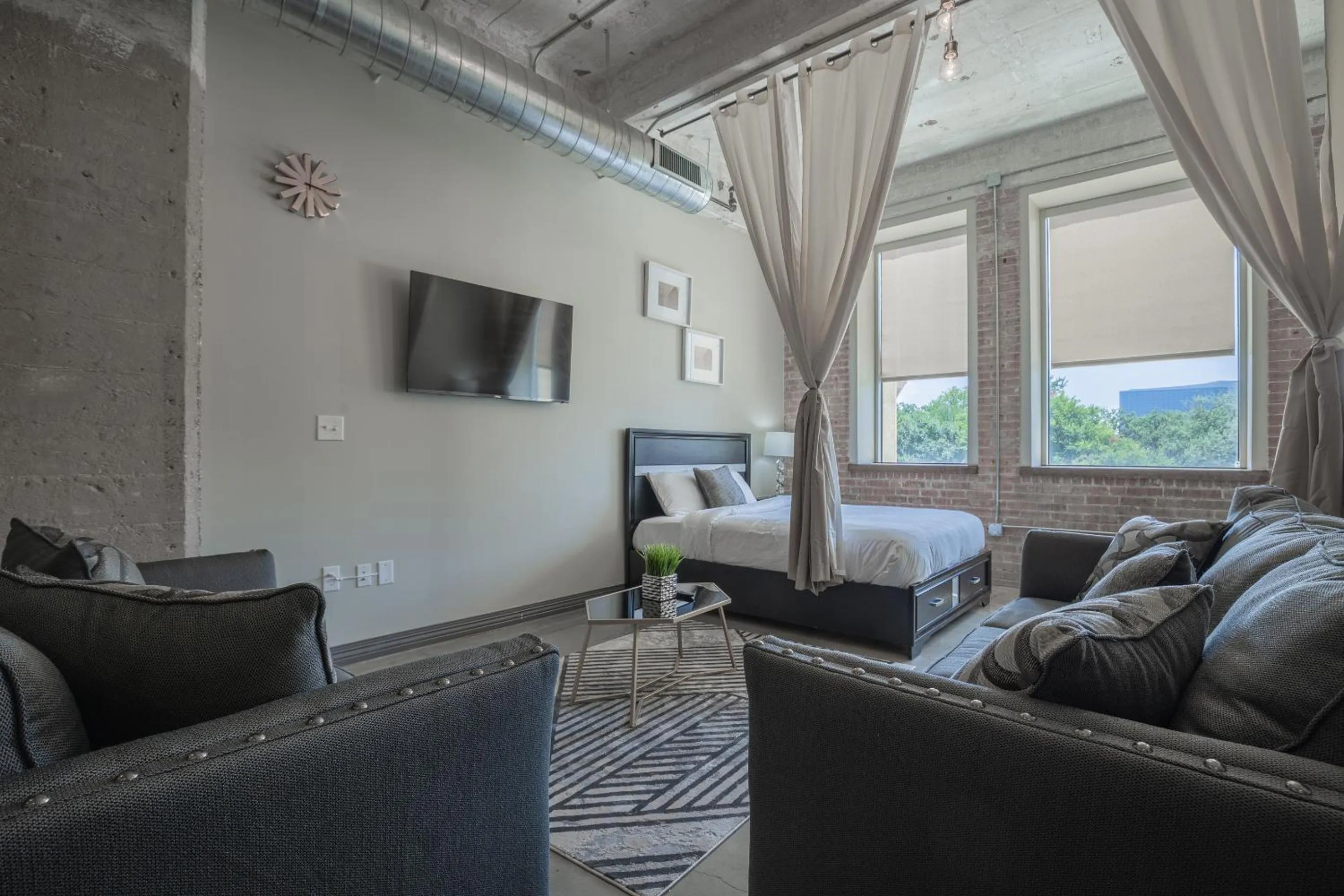 Bed in Luxury Downtown Dallas Stay by Amyfinehouse