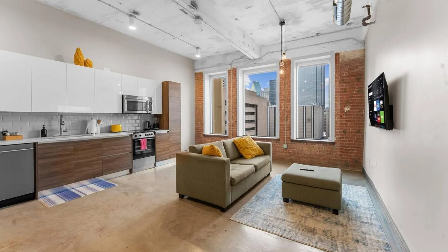 Living room in Luxury Downtown Dallas Stay by Amyfinehouse