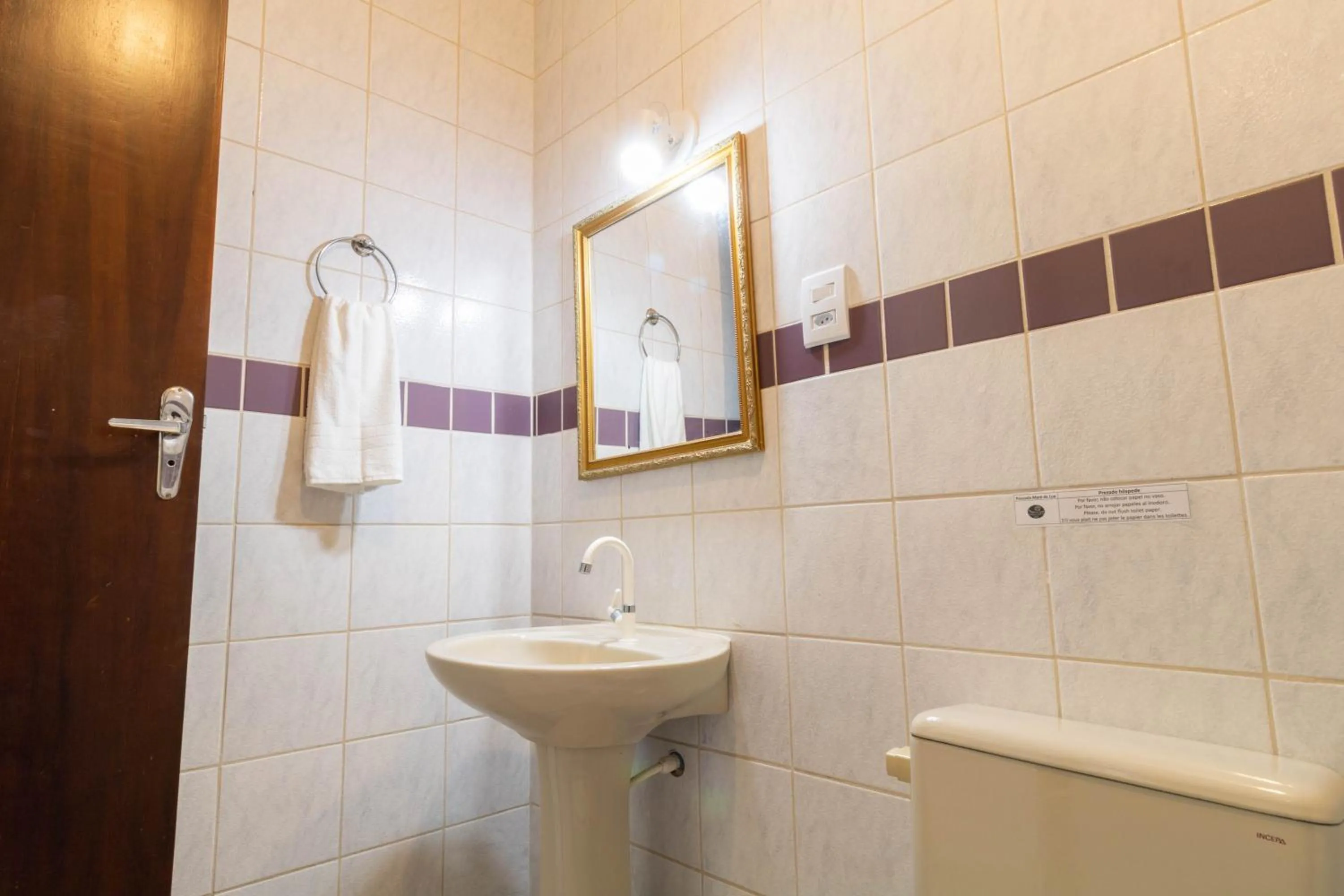 Bathroom in Pousada Maré de Lua