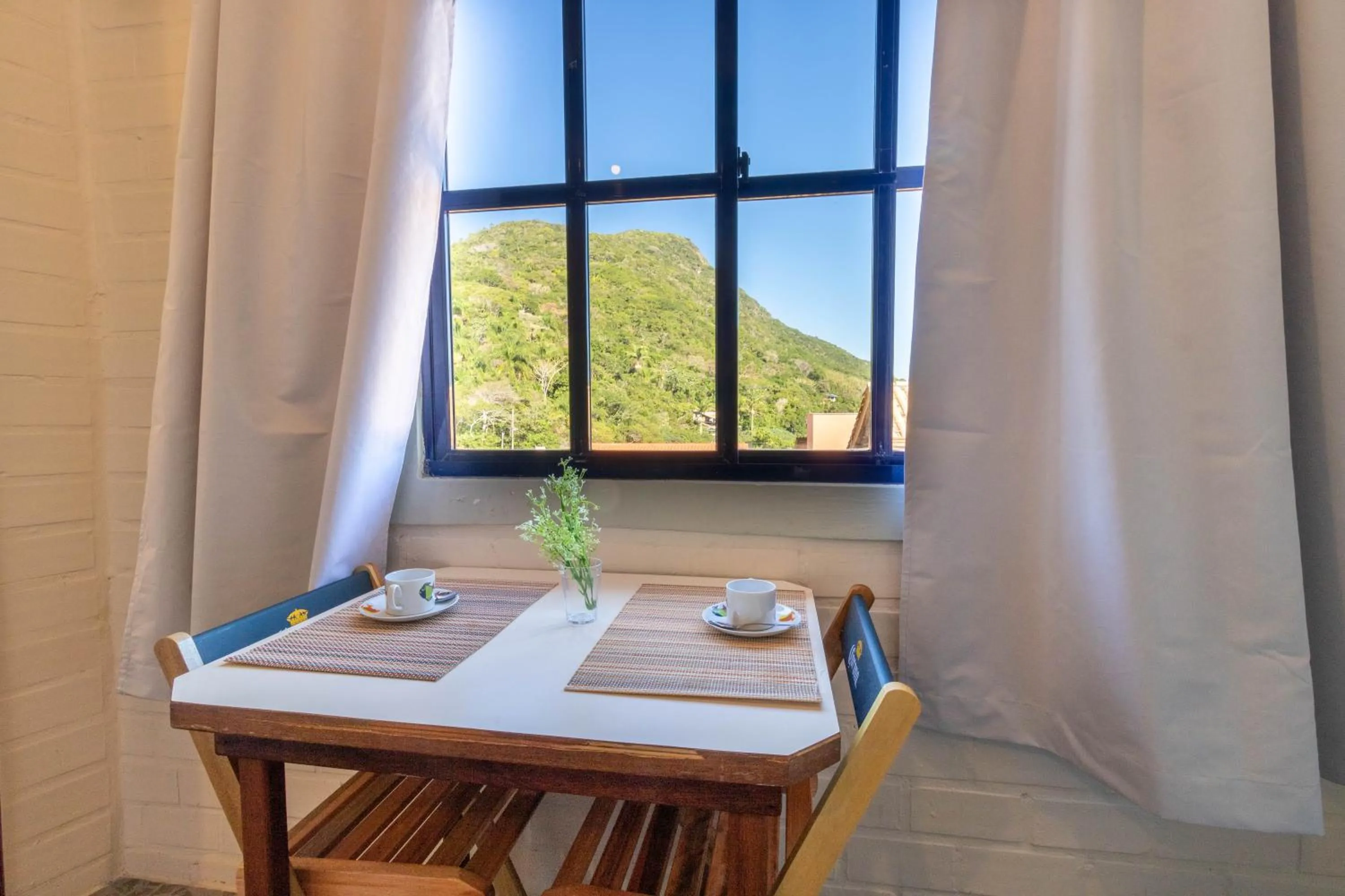 Photo of the whole room in Pousada Maré de Lua