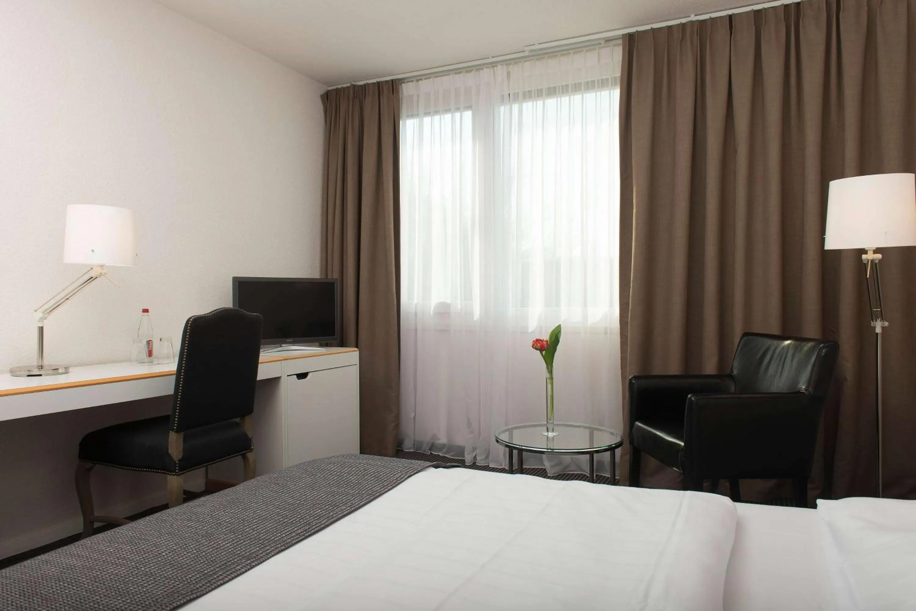 Photo of the whole room, TV/Entertainment Center in Tryp By Wyndham Wuppertal