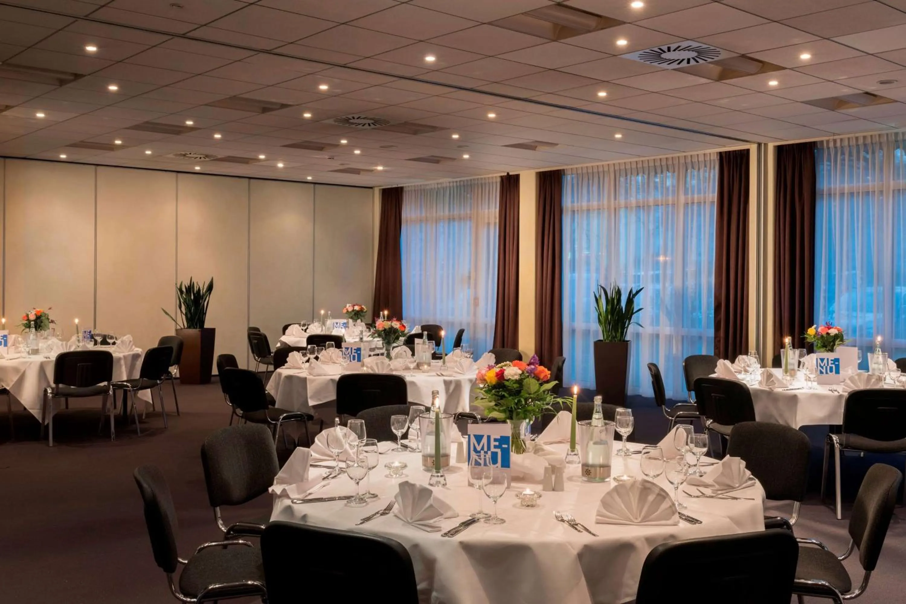 Meeting/conference room, Restaurant/Places to Eat in Tryp By Wyndham Wuppertal