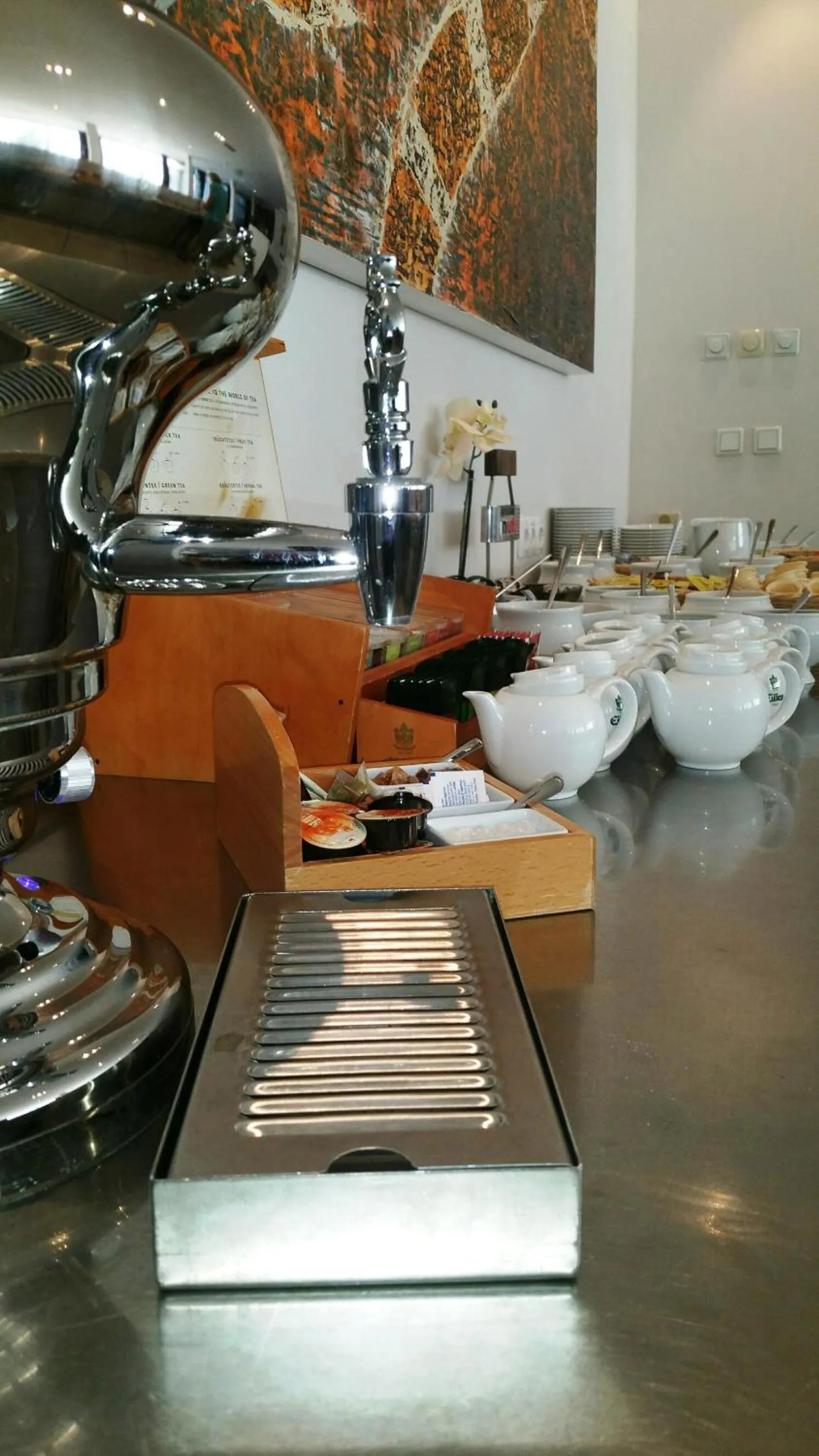 Buffet breakfast, Restaurant/Places to Eat in Tryp By Wyndham Wuppertal